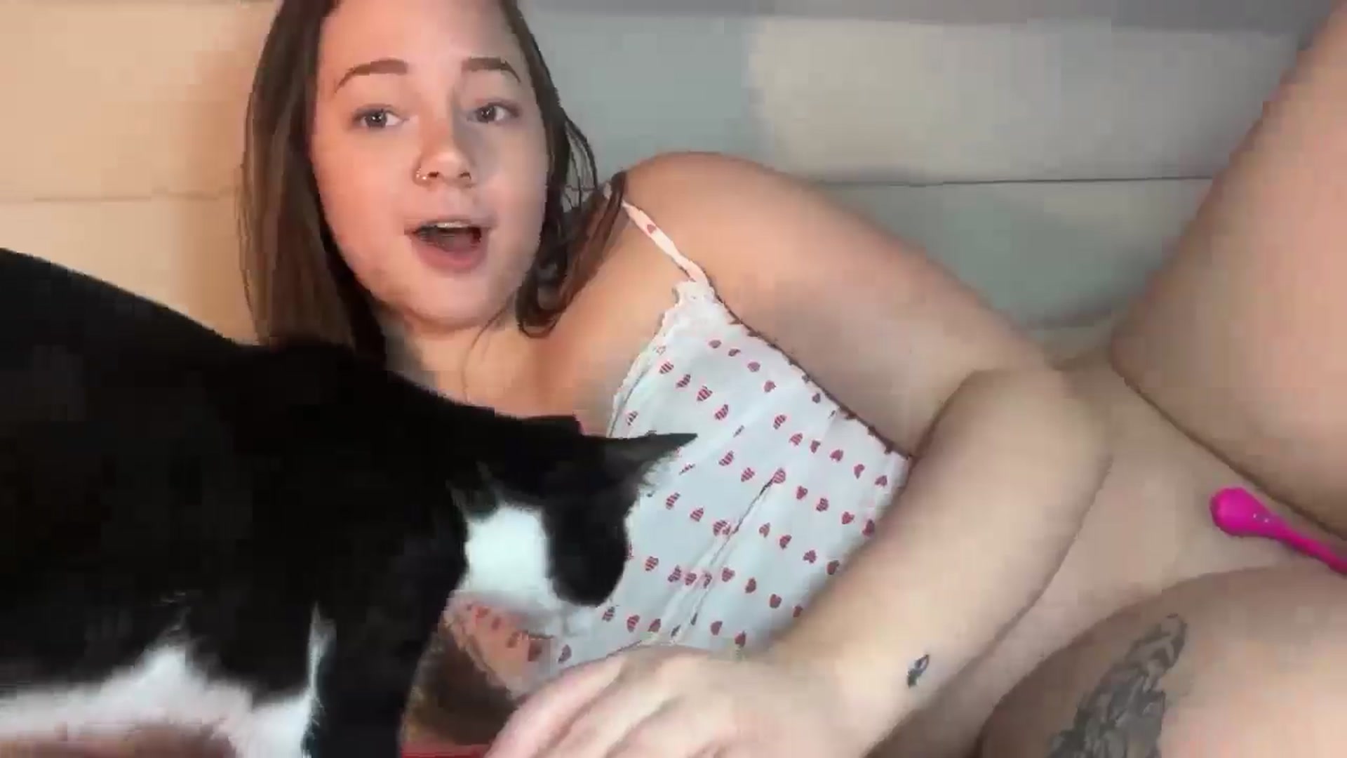 Gallery image thumbnail from Madisonfoxx69's myfreecams stream on, 01/29/2026, 24:07 image 20 of 20