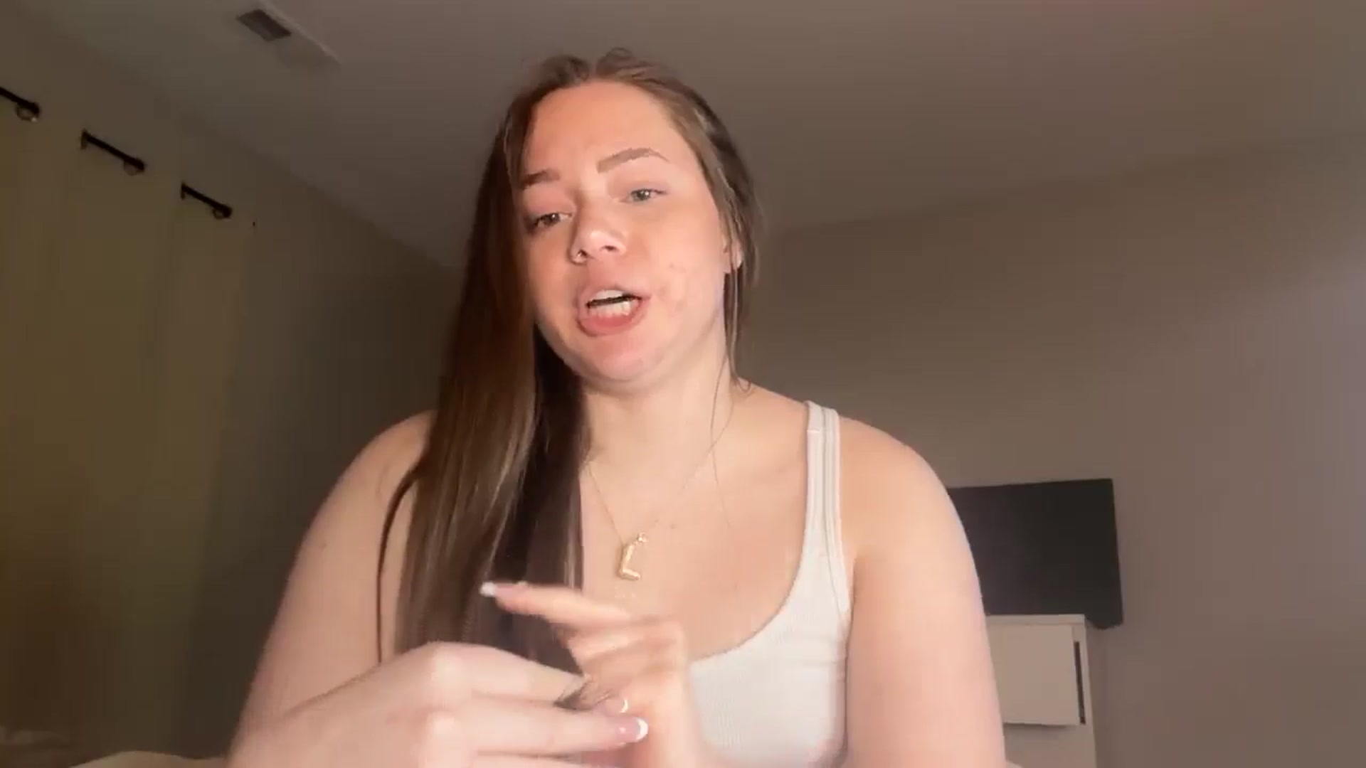 Gallery image thumbnail from Madisonfoxx69's myfreecams stream on, 02/04/2026, 04:12 image 17 of 20