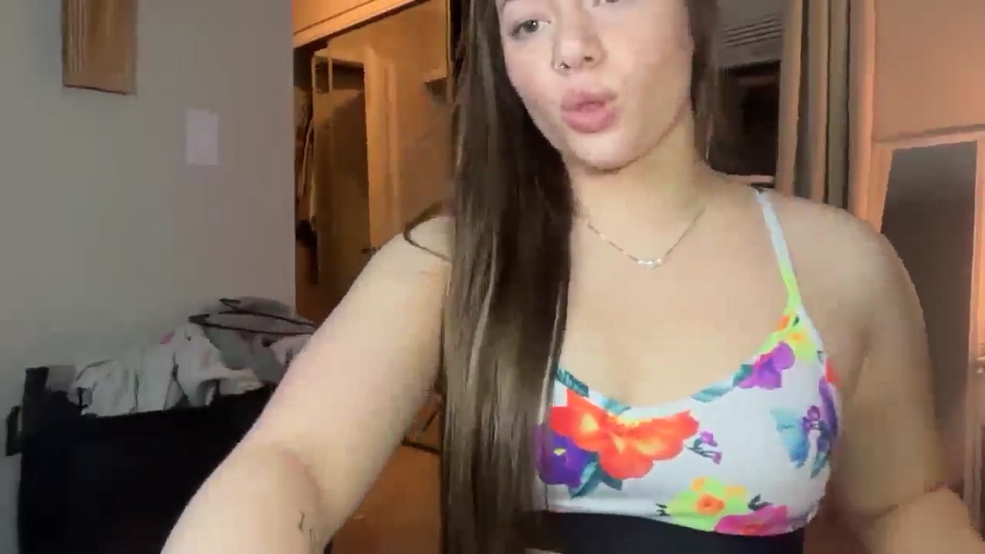 Gallery image thumbnail from Madisonfoxx69's myfreecams stream on, 03/01/2026, 24:33 image 7 of 20