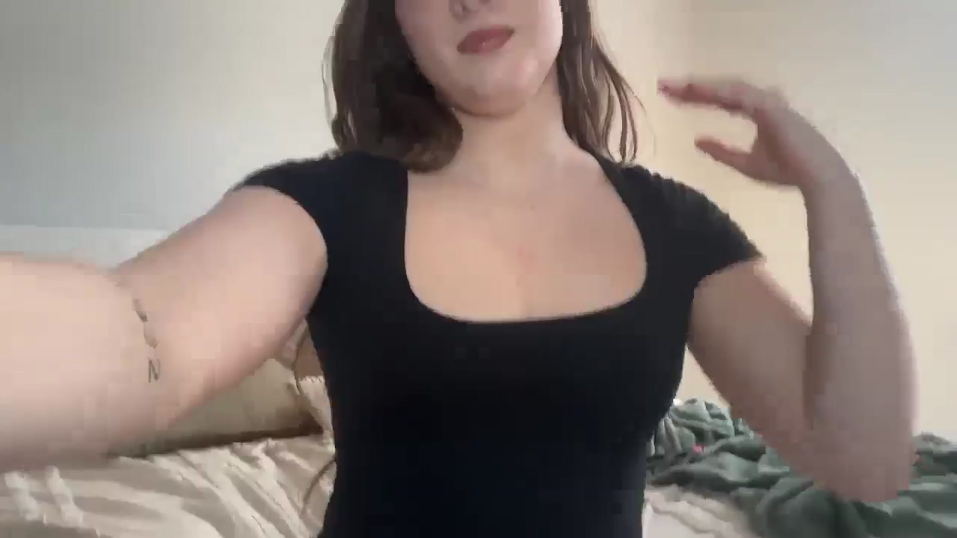 Gallery image thumbnail from Madisonfoxx69's myfreecams stream on, 03/09/2026, 20:43 image 15 of 20