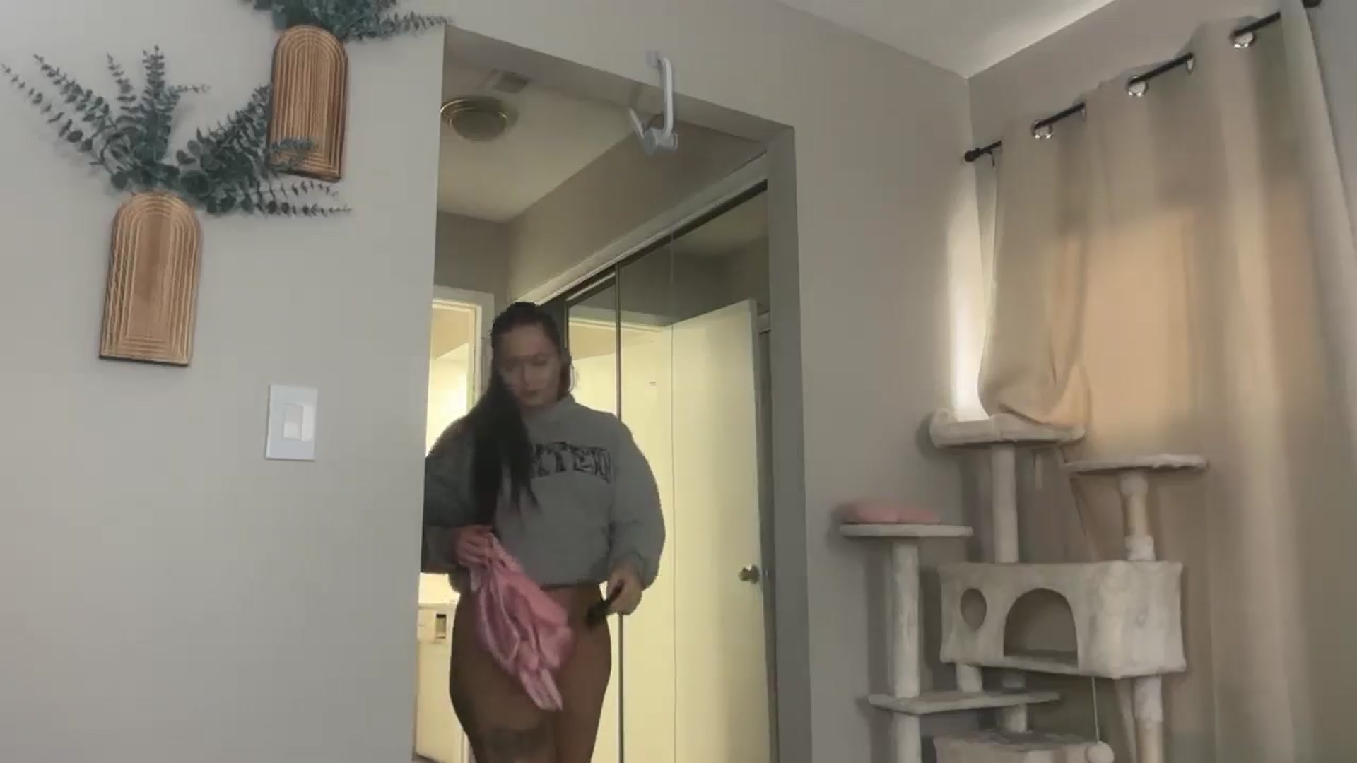 Gallery image thumbnail from Madisonfoxx69's myfreecams stream on, 03/16/2026, 22:25 image 18 of 20