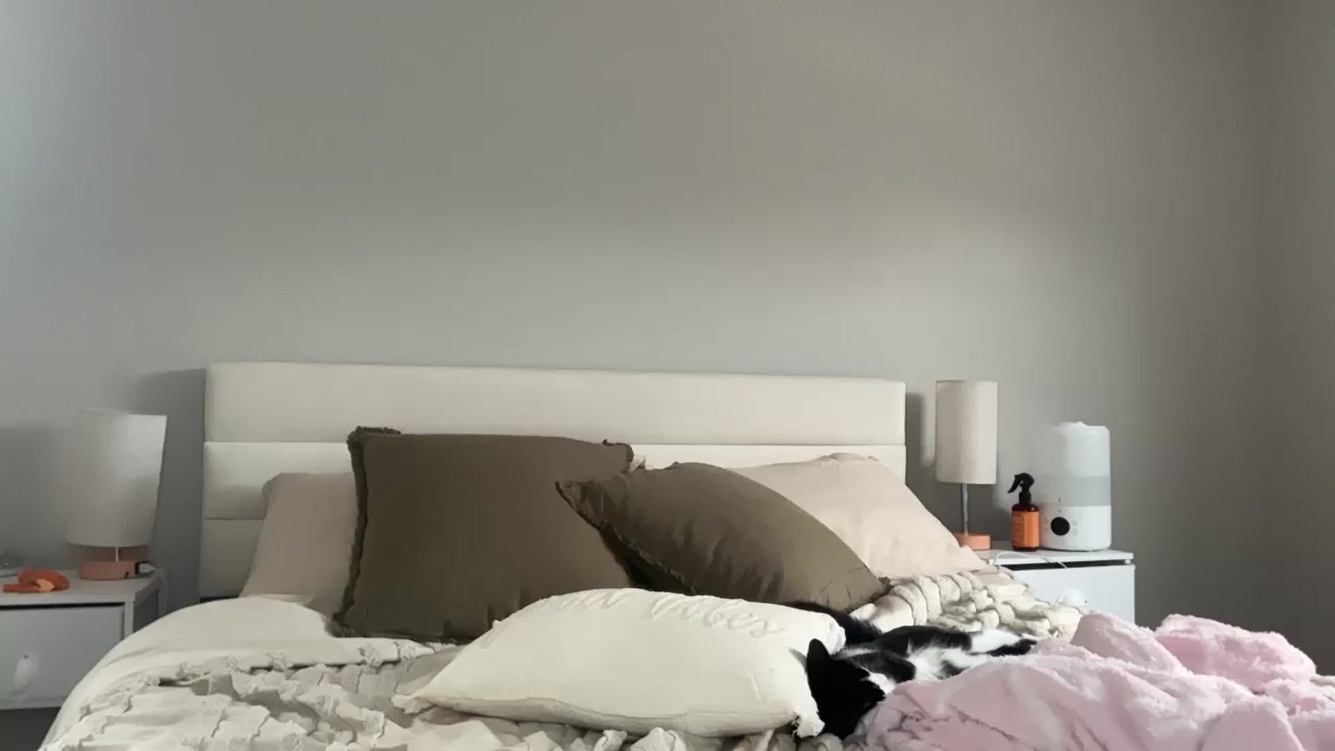 Gallery image thumbnail from Madisonfoxx69's myfreecams stream on, 03/18/2026, 19:49 image 11 of 20