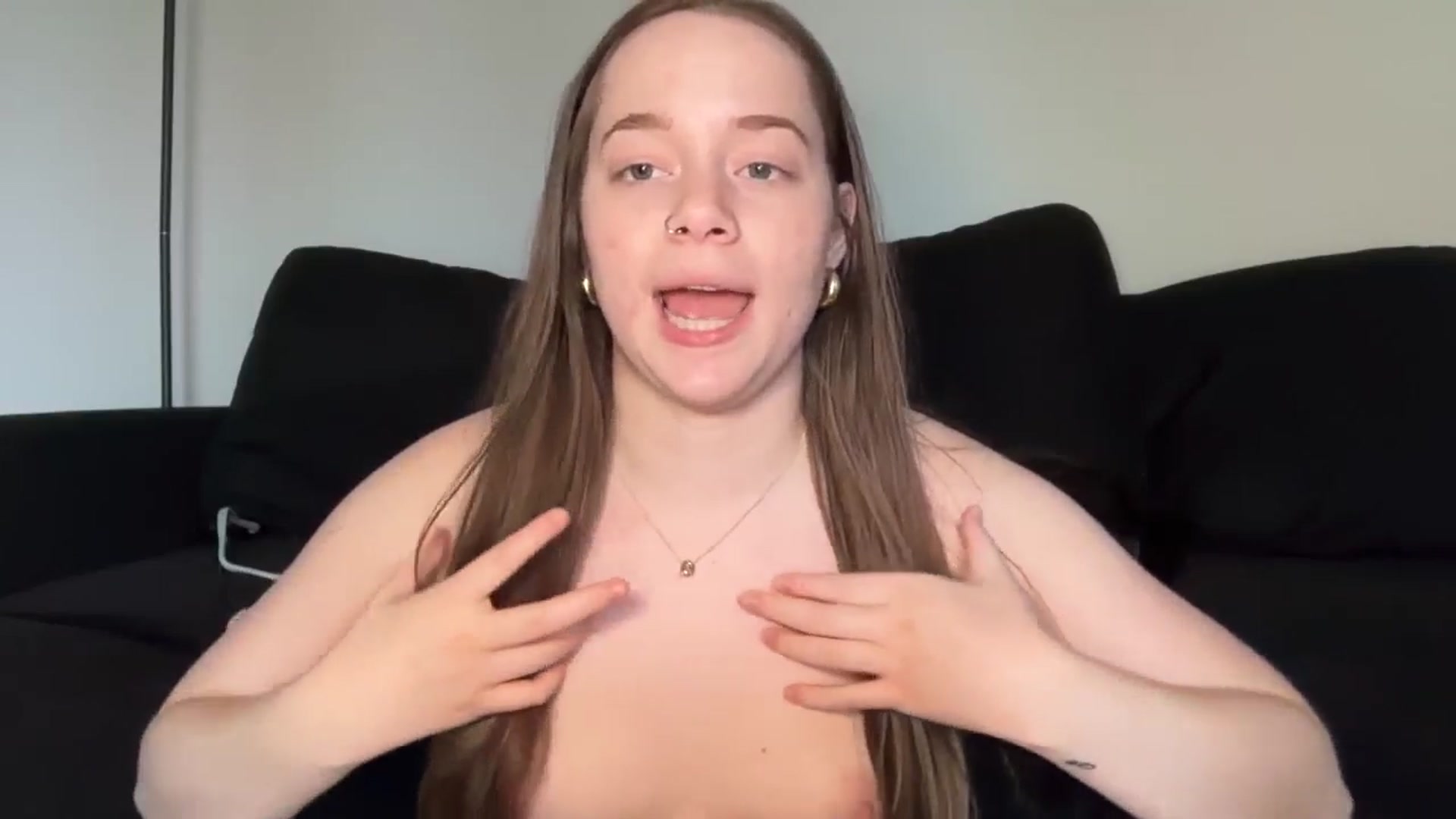 Gallery image thumbnail from Madisonfoxx69's myfreecams stream on, 04/29/2026, 24:01 image 13 of 20