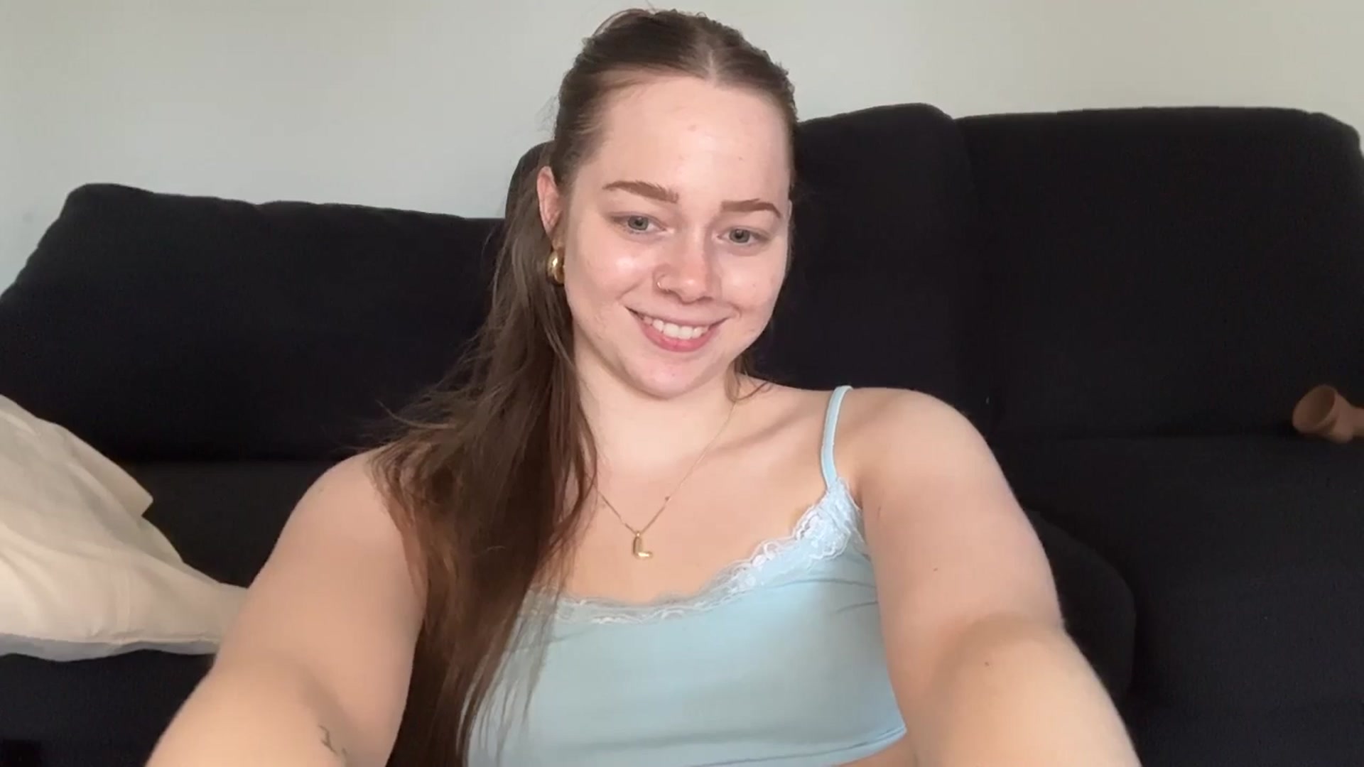 Gallery image thumbnail from Madisonfoxx69's myfreecams stream on, 05/05/2026, 19:30 image 4 of 20