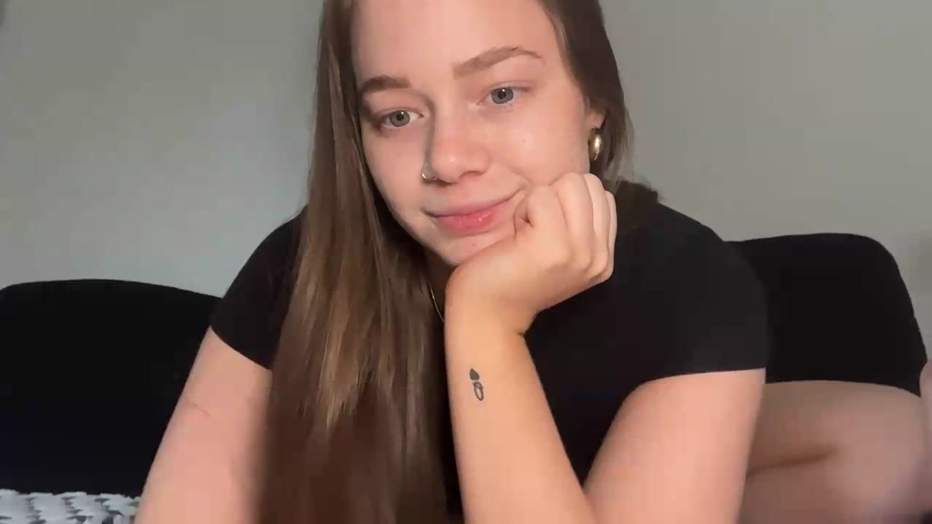 Gallery image thumbnail from Madisonfoxx69's myfreecams stream on, 05/08/2026, 19:26 image 14 of 20
