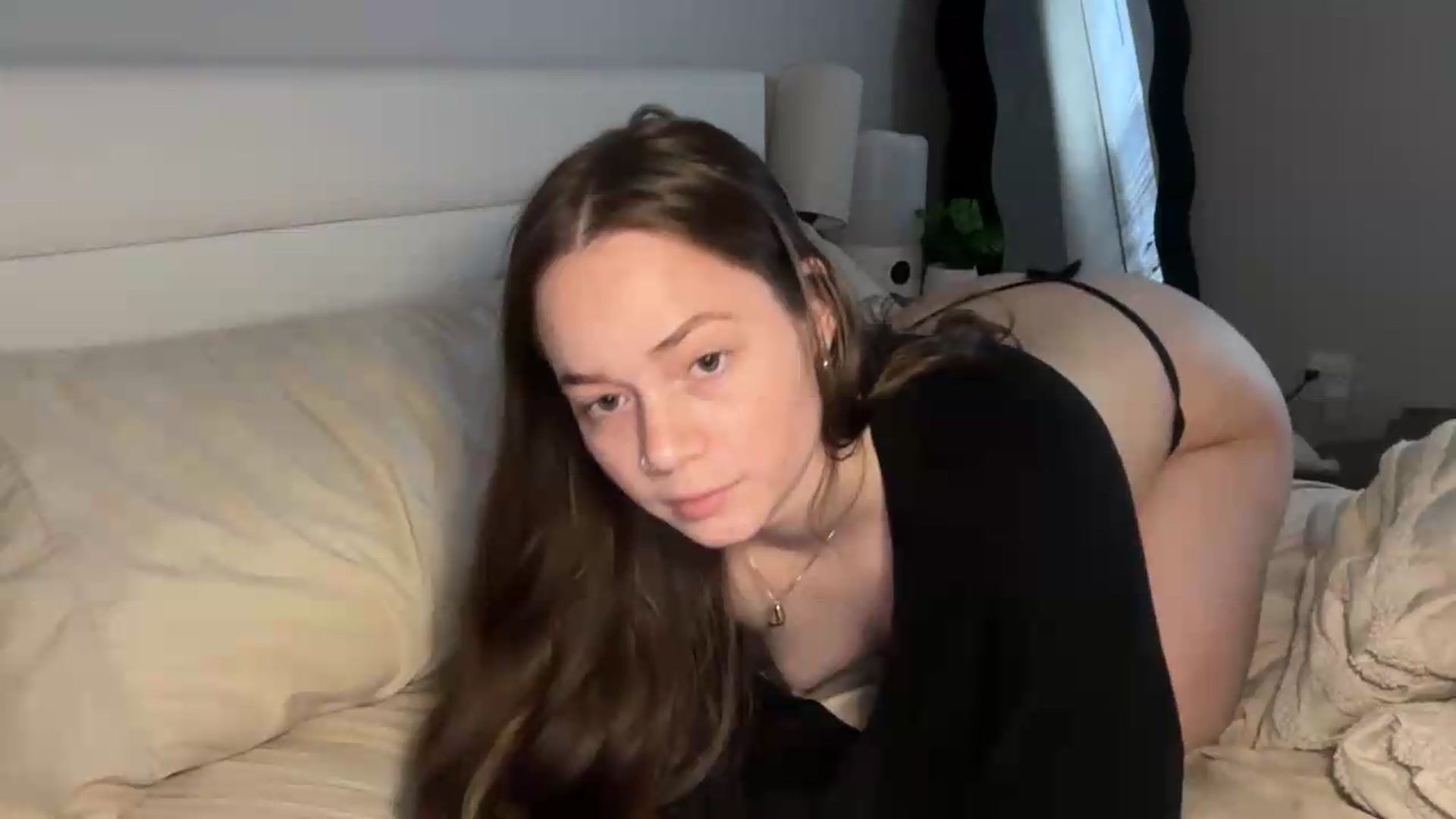 Gallery image thumbnail from Madisonfoxx69's myfreecams stream on, 05/27/2026, 24:01 image 17 of 20