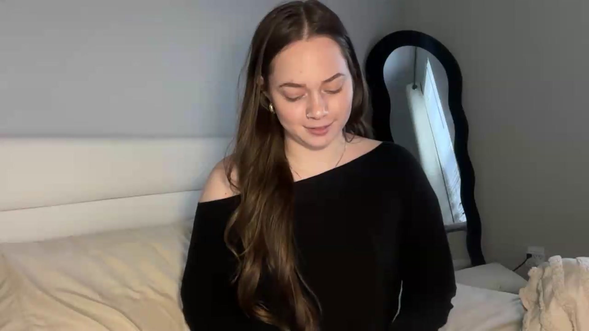 Gallery image thumbnail from Madisonfoxx69's myfreecams stream on, 05/27/2026, 24:01 image 14 of 20