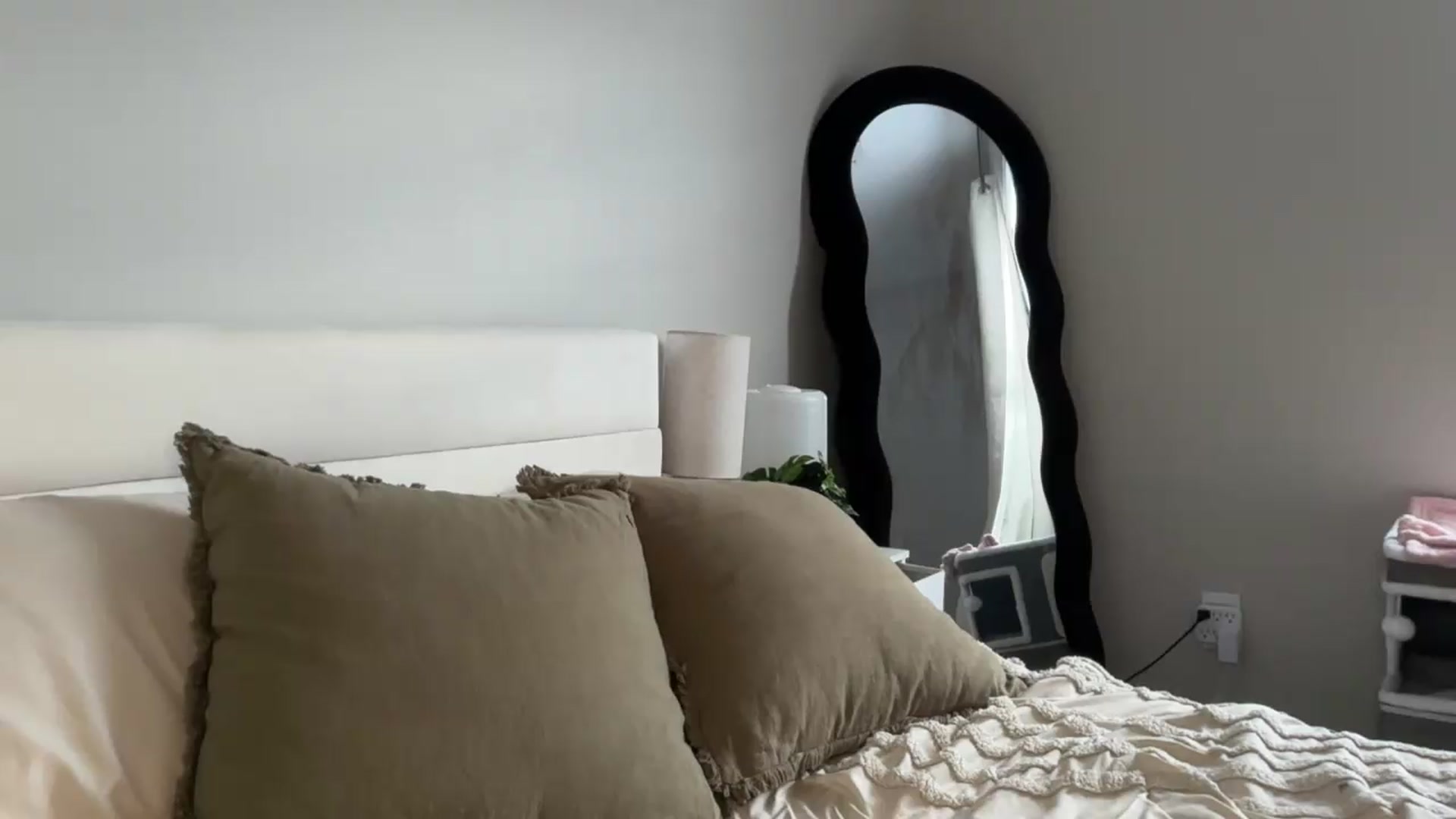 Gallery image thumbnail from Madisonfoxx69's myfreecams stream on, 06/08/2026, 23:15 image 19 of 20