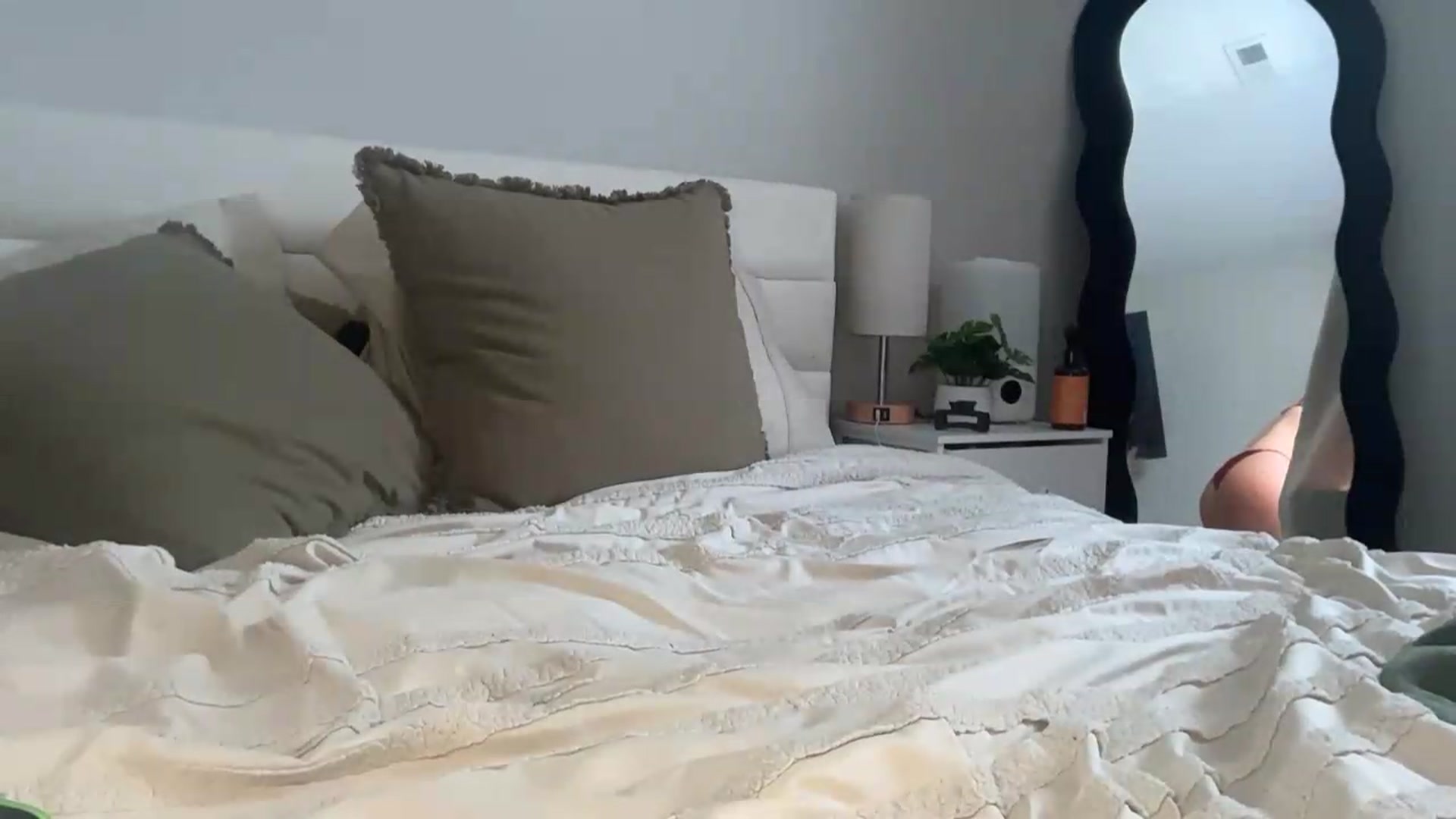 Gallery image thumbnail from Madisonfoxx69's myfreecams stream on, 06/12/2026, 21:21 image 6 of 20