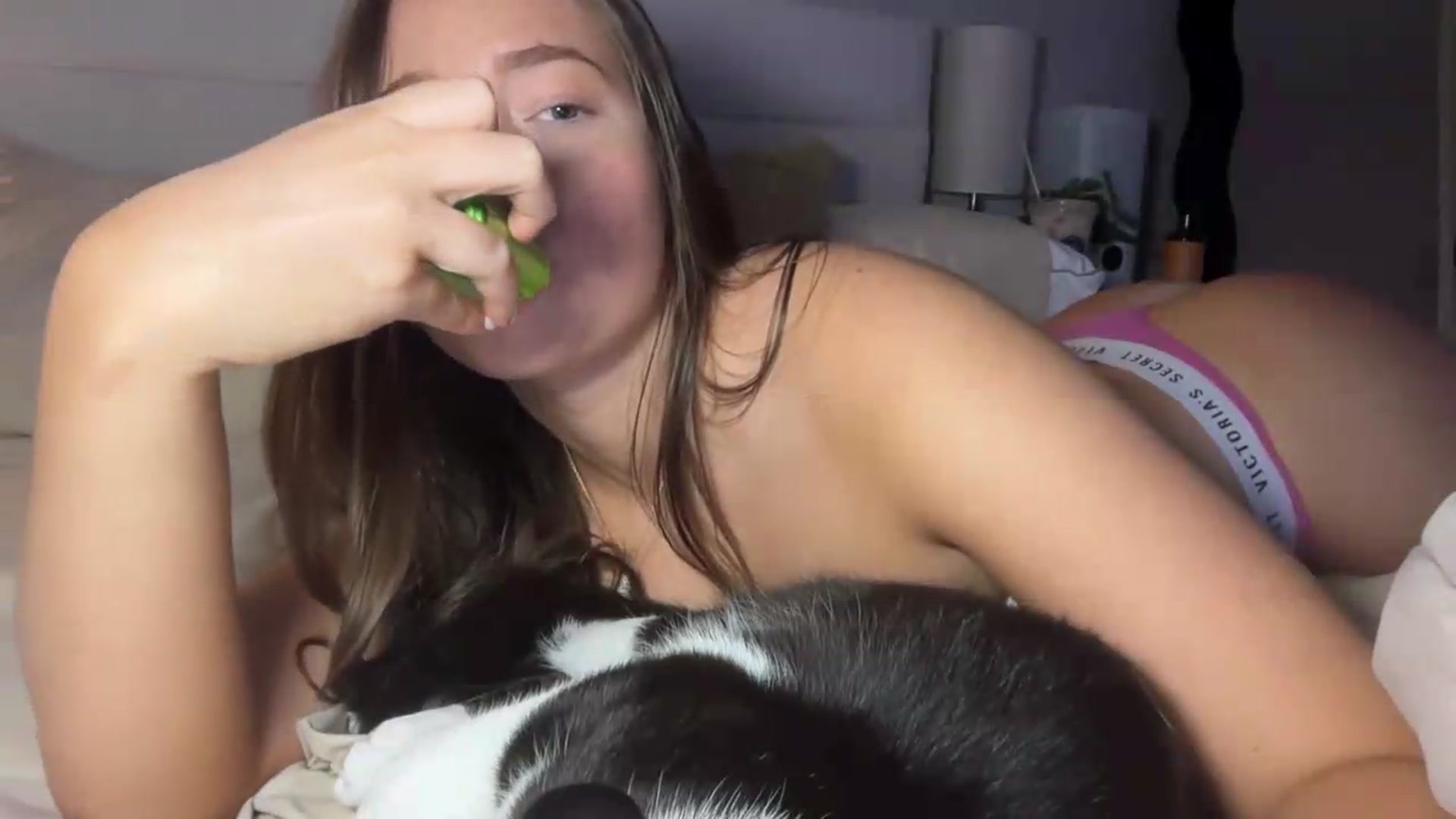 Gallery image thumbnail from Madisonfoxx69's myfreecams stream on, 06/14/2026, 01:20 image 17 of 20