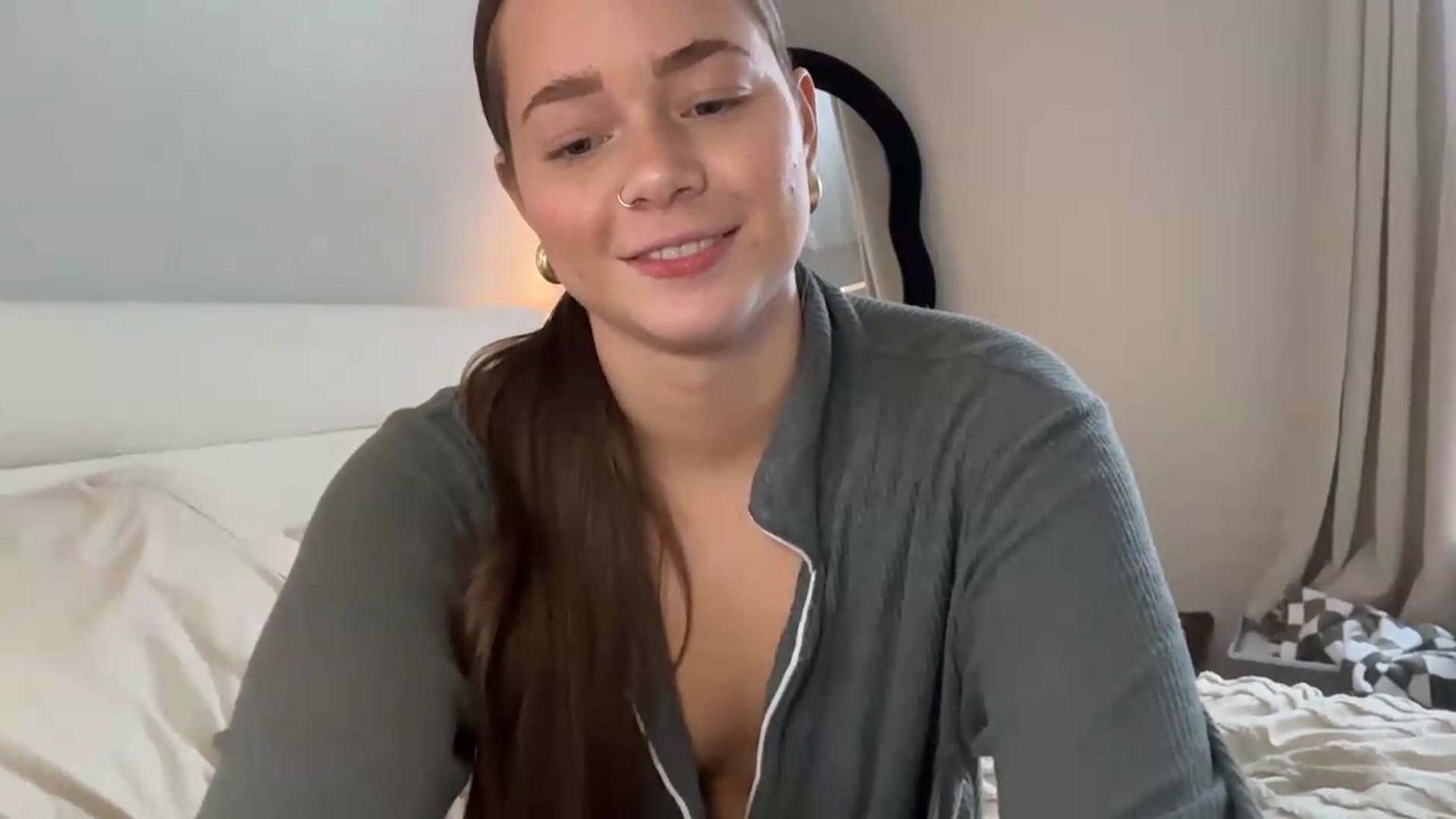 Gallery image thumbnail from Madisonfoxx69's myfreecams stream on, 06/14/2026, 18:36 image 4 of 20