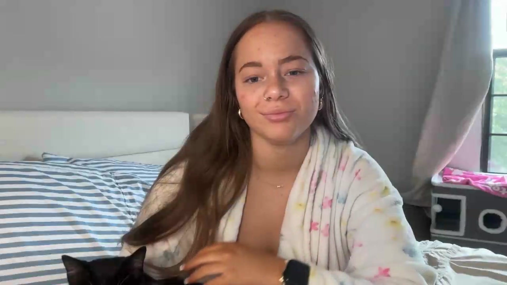 Gallery image thumbnail from Madisonfoxx69's myfreecams stream on, 06/26/2026, 18:38 image 8 of 20