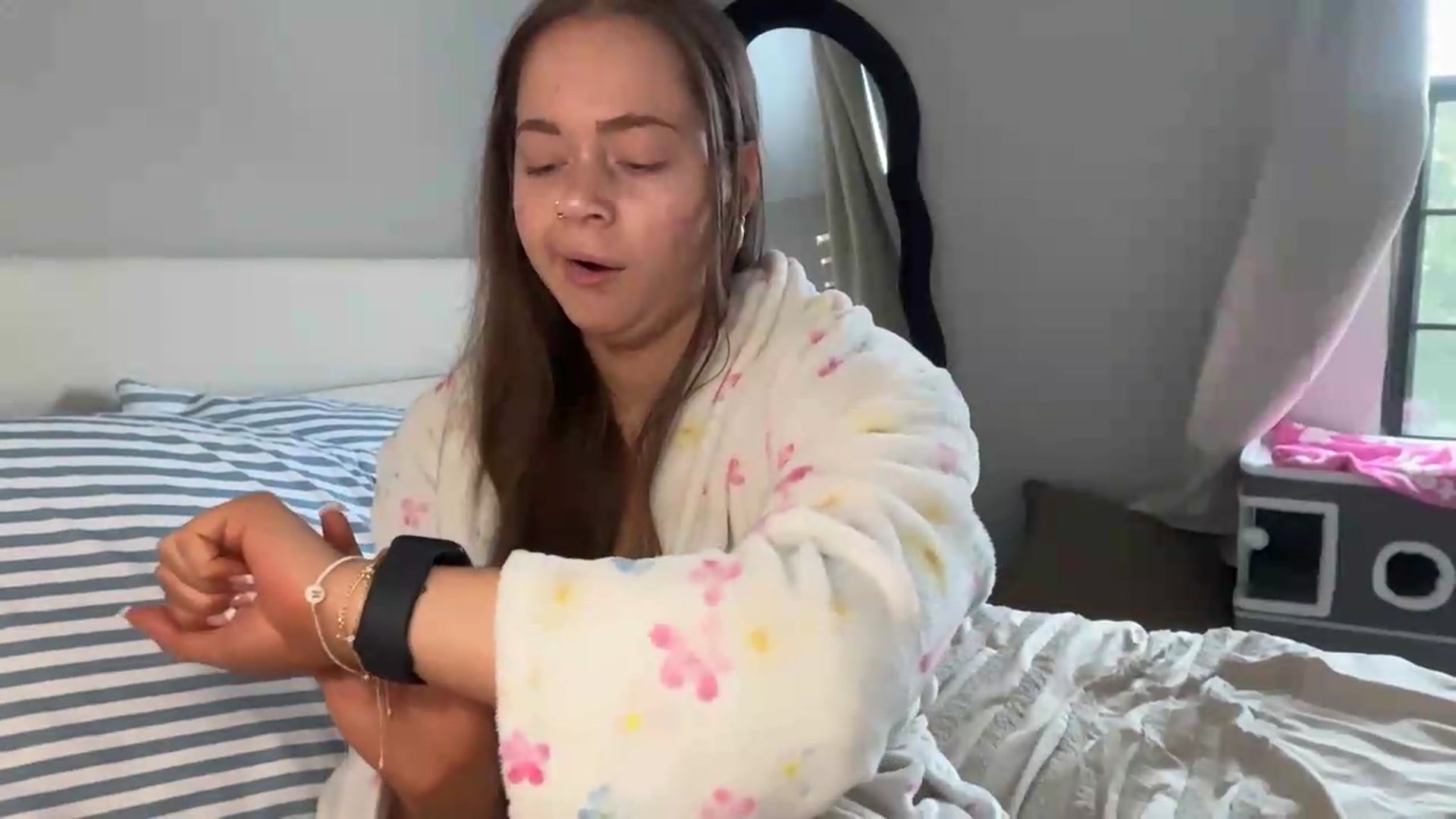 Gallery image thumbnail from Madisonfoxx69's myfreecams stream on, 06/26/2026, 18:38 image 4 of 20