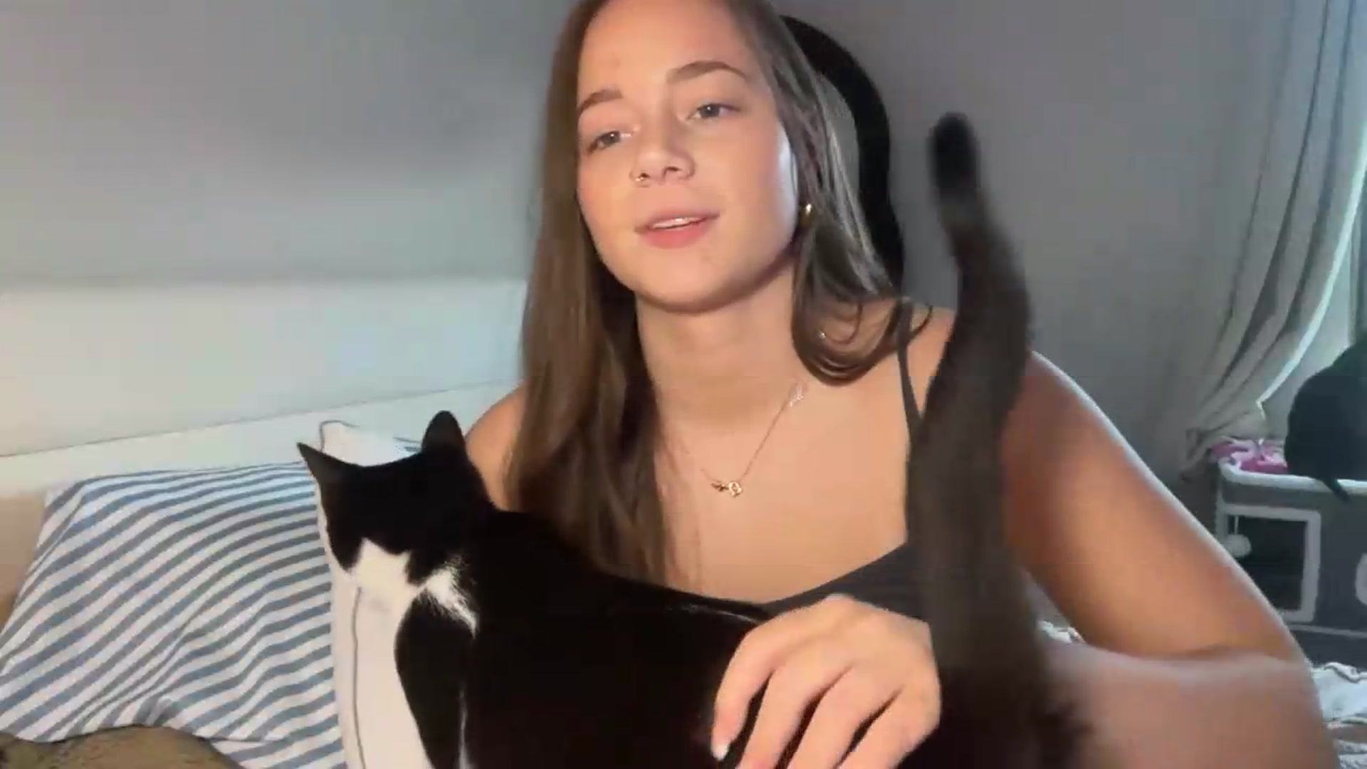 Gallery image thumbnail from Madisonfoxx69's myfreecams stream on, 07/06/2026, 23:51 image 15 of 20