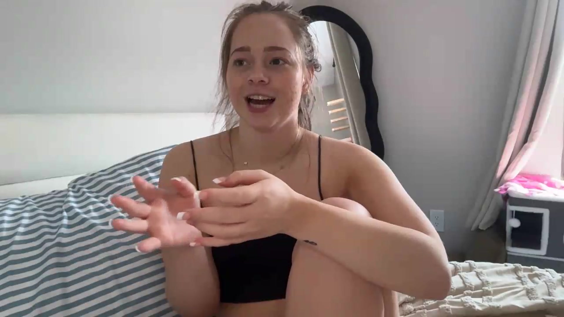 Gallery image thumbnail from Madisonfoxx69's myfreecams stream on, 07/09/2026, 19:30 image 20 of 20