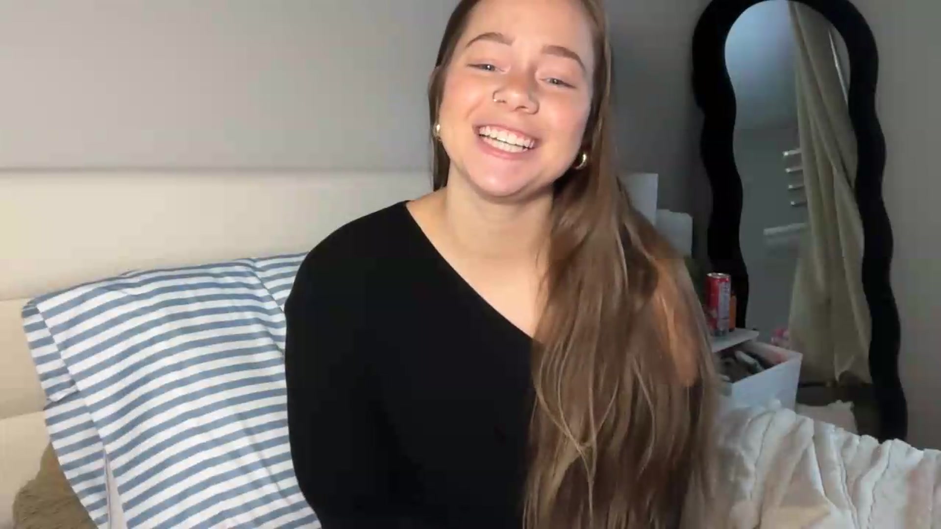 Gallery image thumbnail from Madisonfoxx69's myfreecams stream on, 07/11/2026, 20:22 image 14 of 20