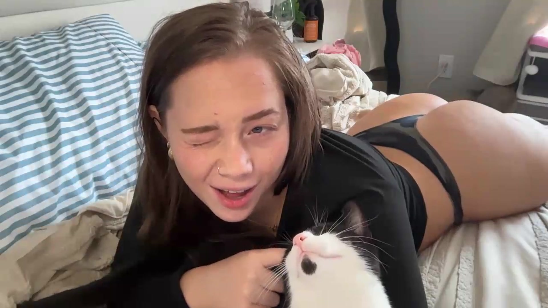 Gallery image thumbnail from Madisonfoxx69's myfreecams stream on, 07/12/2026, 19:50 image 13 of 20