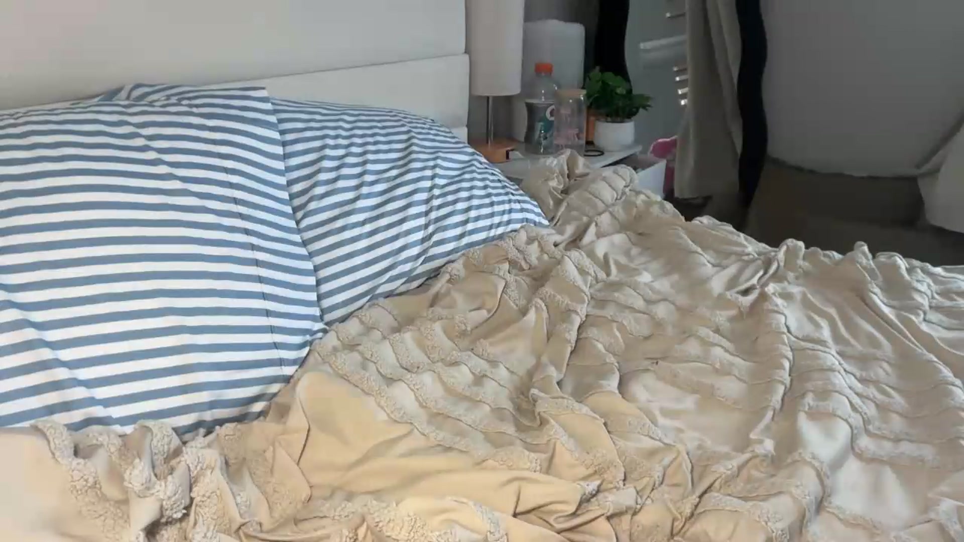 Gallery image thumbnail from Madisonfoxx69's myfreecams stream on, 07/18/2026, 19:01 image 14 of 20
