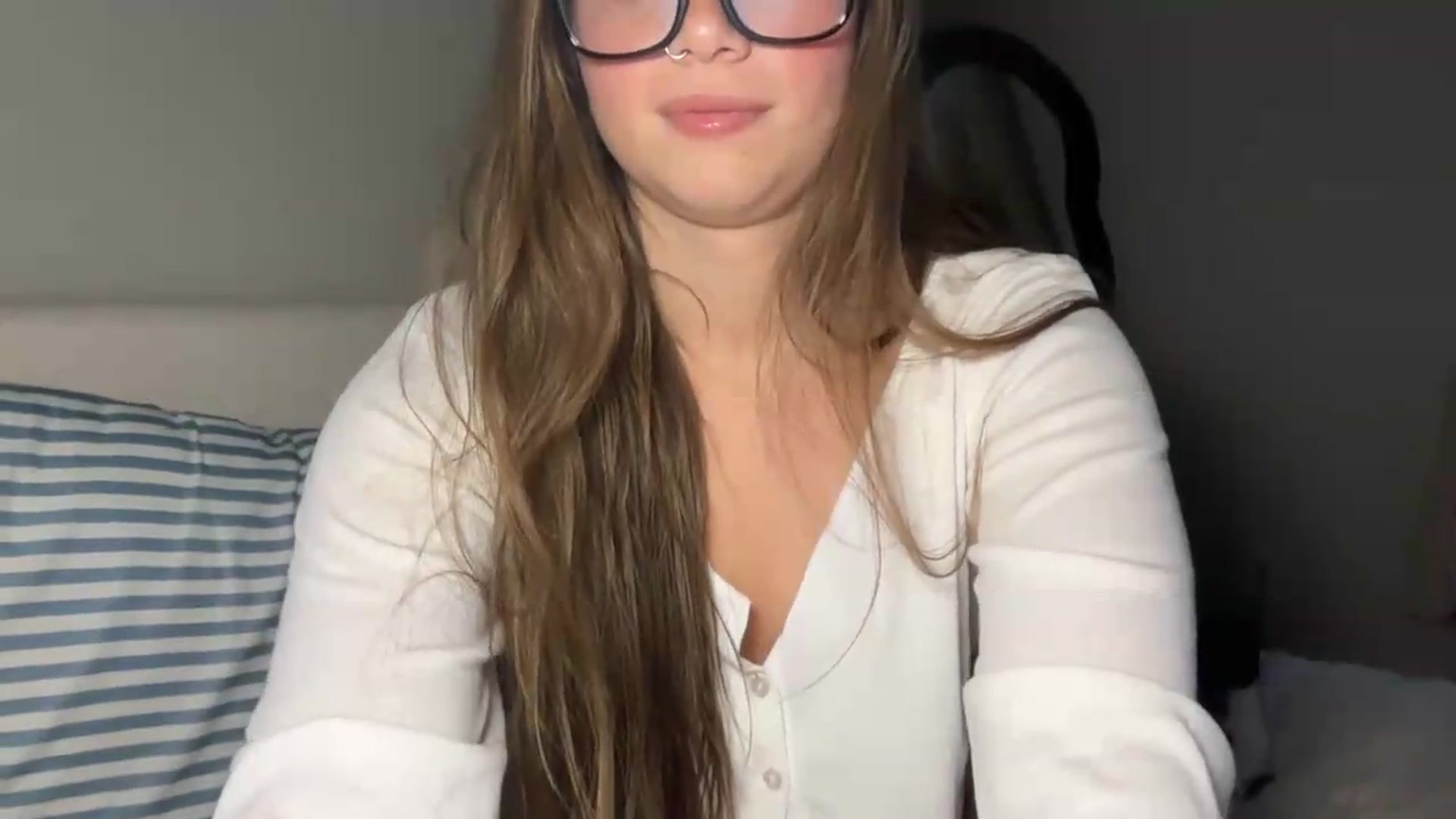 Gallery image thumbnail from Madisonfoxx69's myfreecams stream on, 07/28/2026, 24:40 image 8 of 20