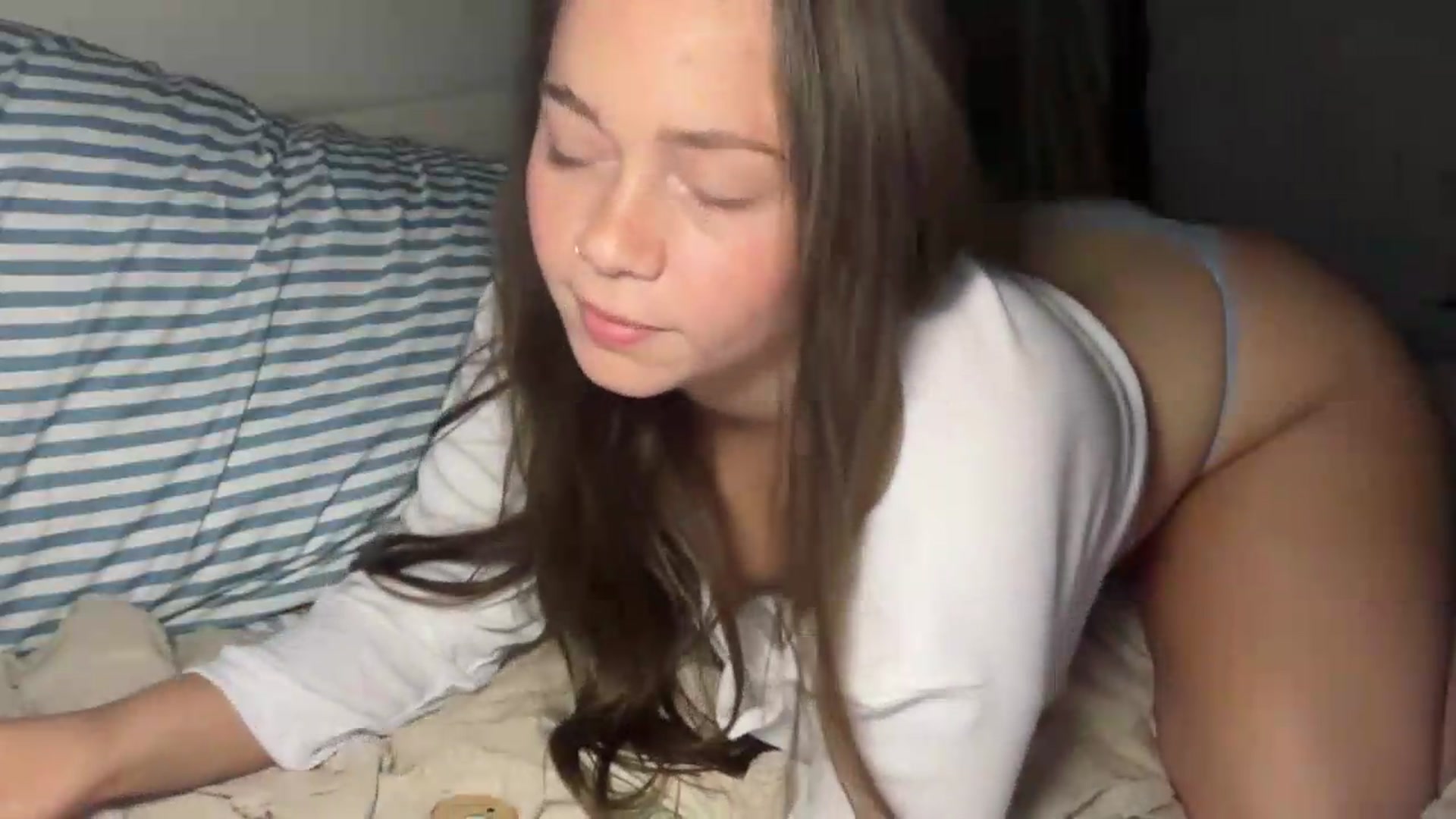 Gallery image thumbnail from Madisonfoxx69's myfreecams stream on, 07/28/2026, 01:53 image 3 of 20