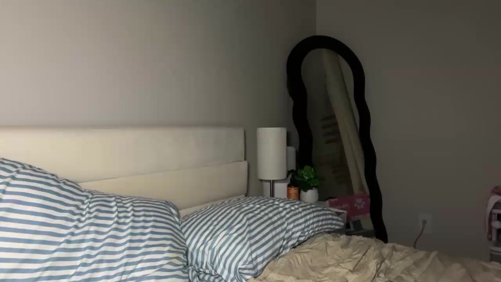 Gallery image thumbnail from Madisonfoxx69's myfreecams stream on, 07/28/2026, 01:53 image 14 of 20