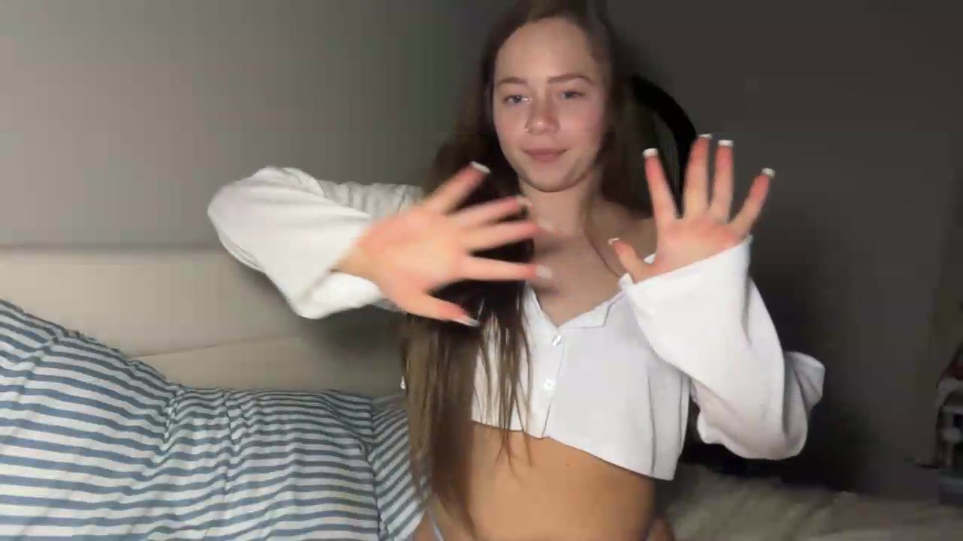 Gallery image thumbnail from Madisonfoxx69's myfreecams stream on, 07/28/2026, 01:53 image 10 of 20