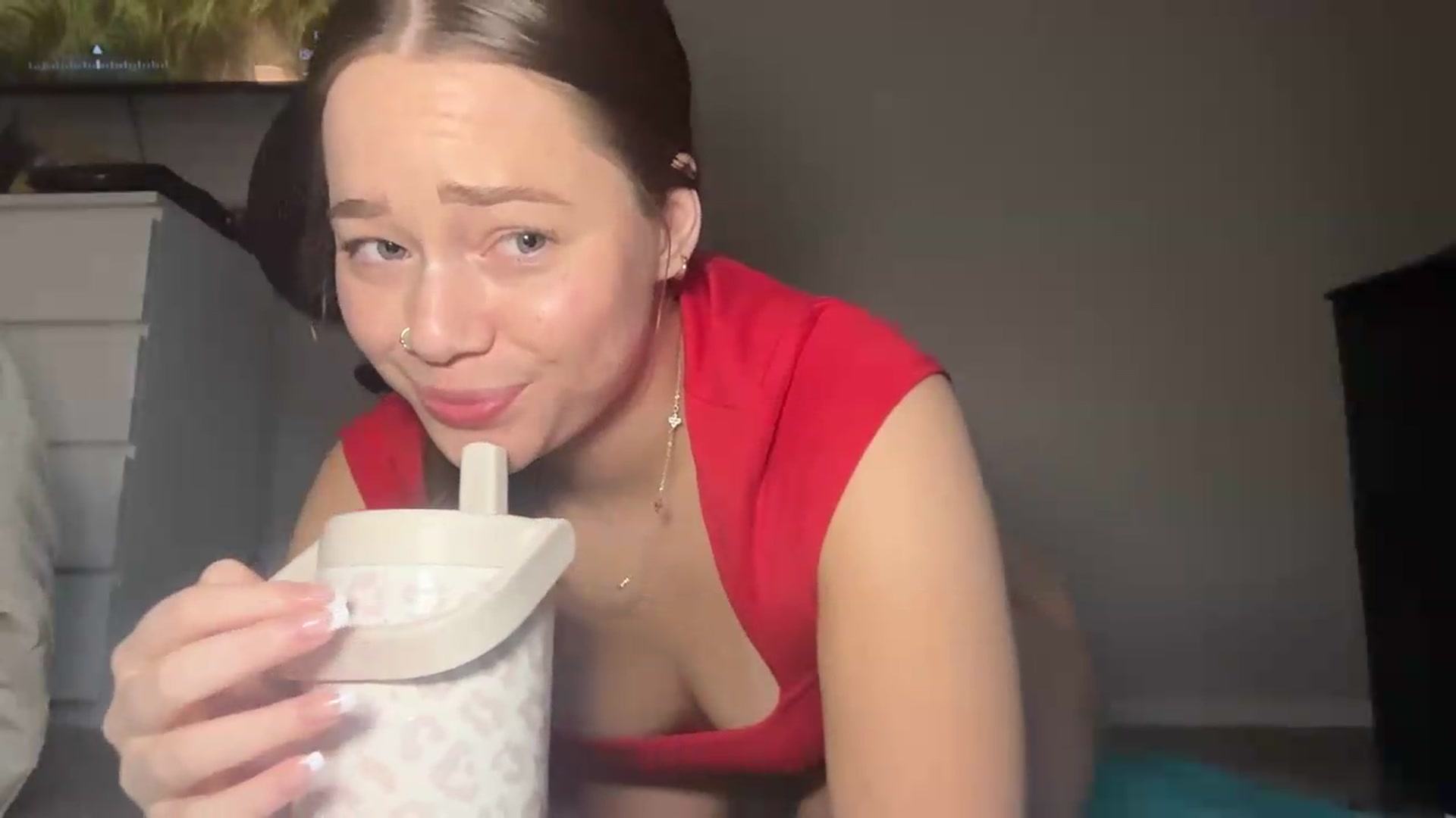 Gallery image thumbnail from Madisonfoxx69's myfreecams stream on, 08/17/2026, 24:02 image 17 of 20