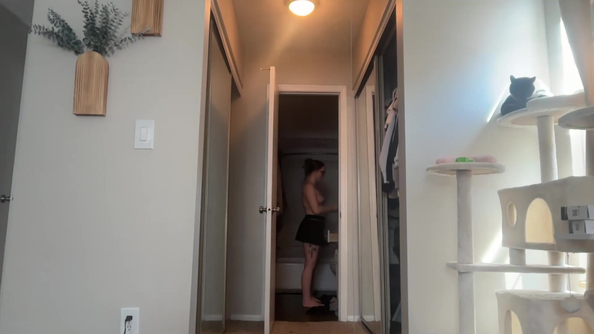 Gallery image thumbnail from Madisonfoxx69's myfreecams stream on, 08/31/2026, 16:26 image 14 of 20