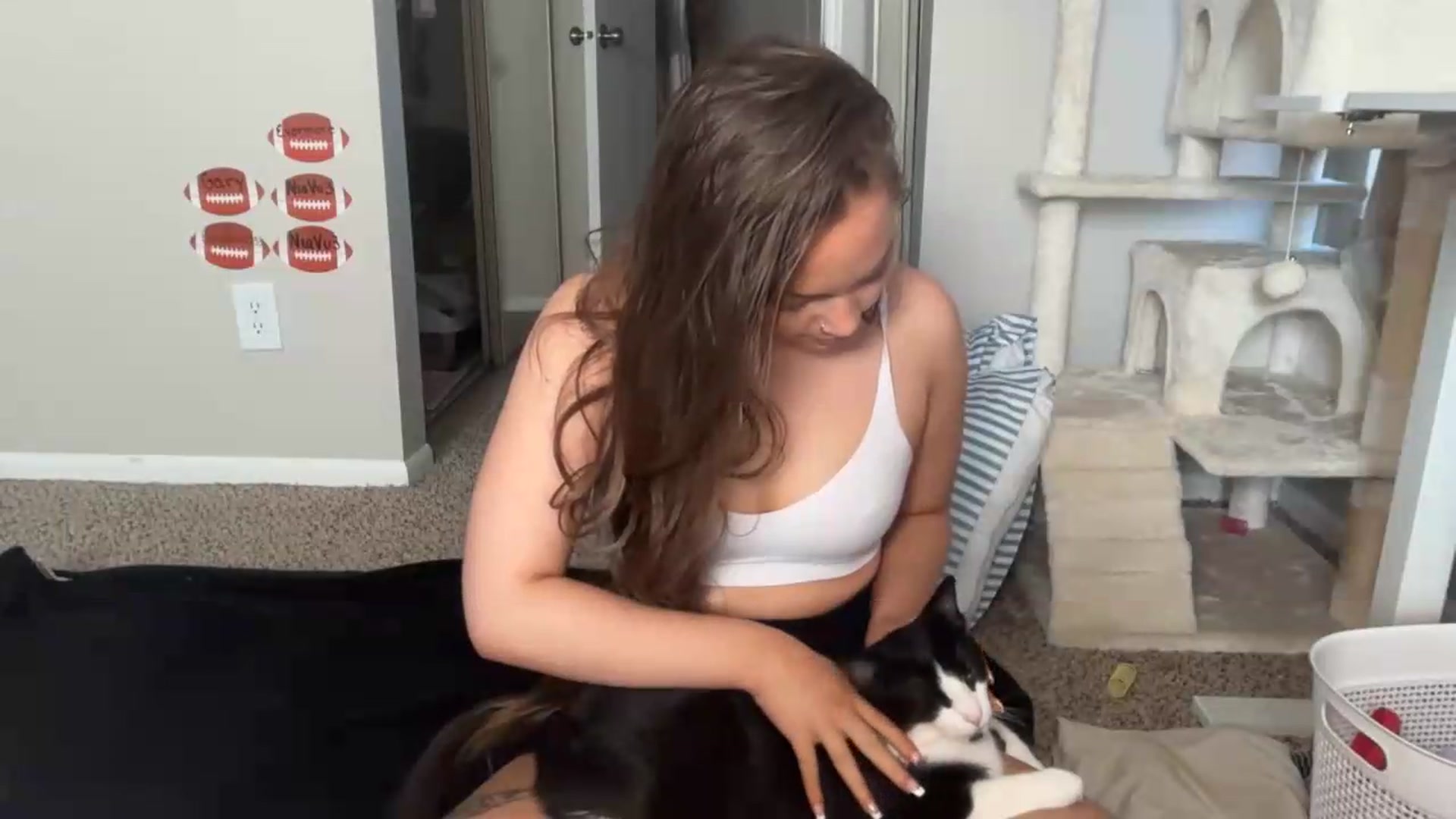 Gallery image thumbnail from Madisonfoxx69's myfreecams stream on, 09/02/2026, 21:56 image 11 of 20