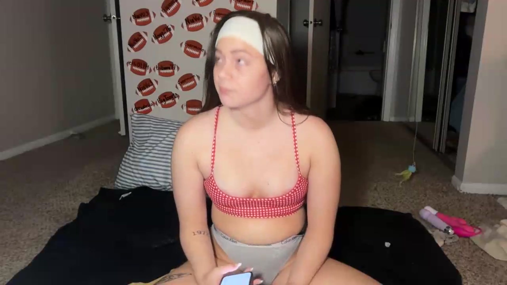 Gallery image thumbnail from Madisonfoxx69's myfreecams stream on, 09/13/2026, 24:19 image 19 of 20