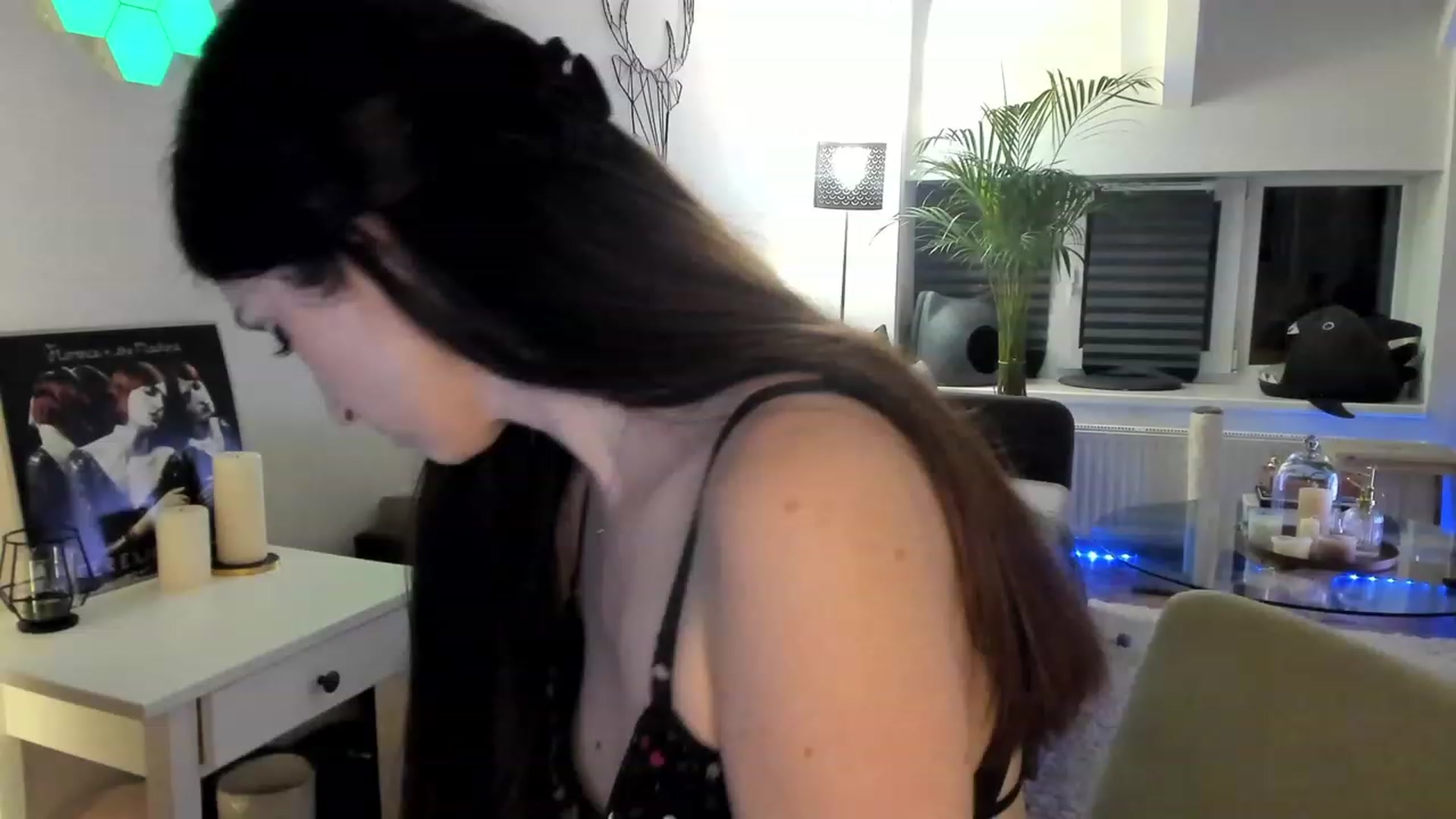 Gallery image thumbnail from Mads___'s myfreecams stream on, 08/06/2023, 23:47 image 20 of 20