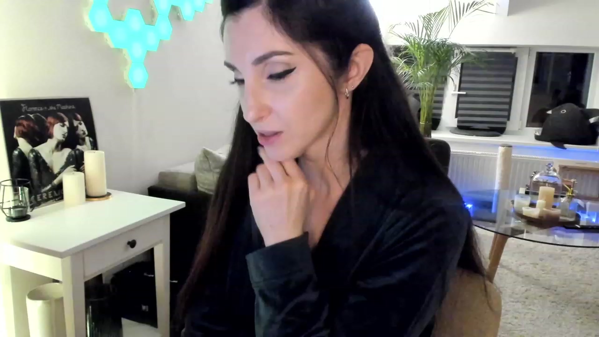 Gallery image thumbnail from Mads___'s myfreecams stream on, 08/10/2023, 01:22 image 10 of 20