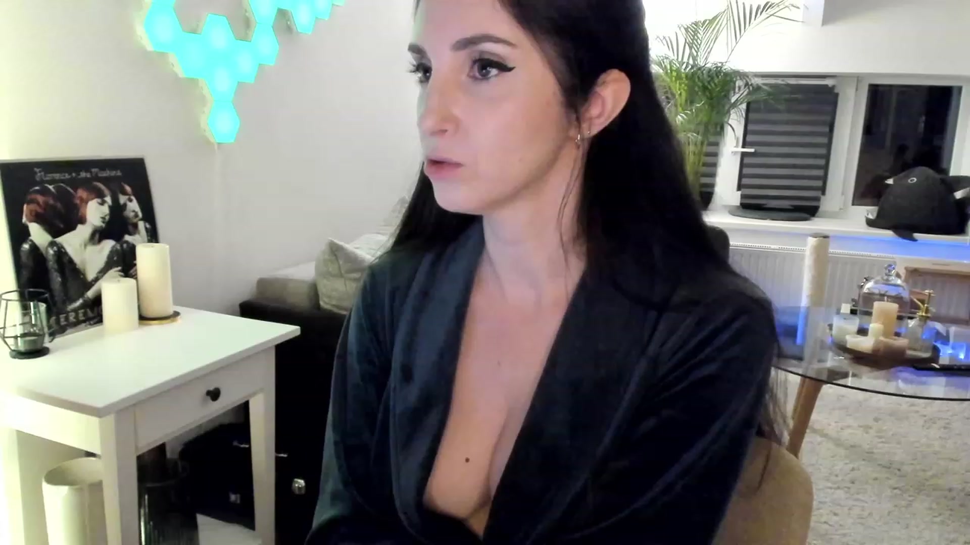 Gallery image thumbnail from Mads___'s myfreecams stream on, 08/10/2023, 01:22 image 8 of 20
