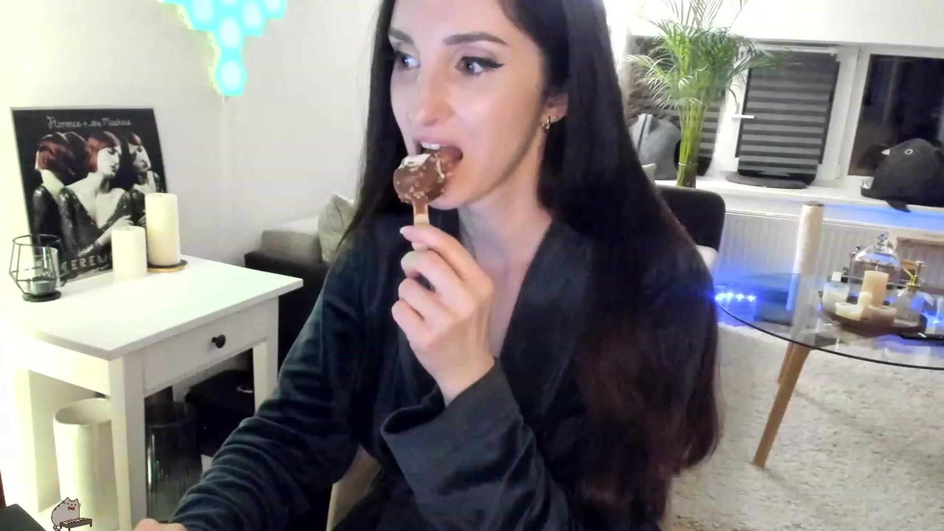 Gallery image thumbnail from Mads___'s myfreecams stream on, 08/10/2023, 02:27 image 4 of 20