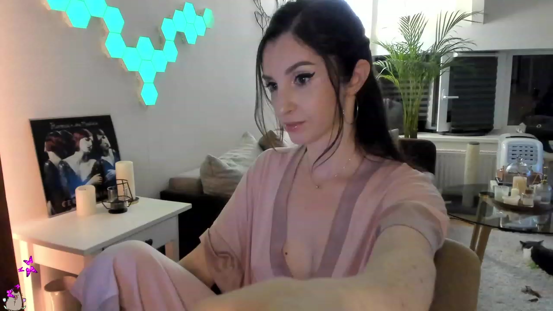 Gallery image thumbnail from Mads___'s myfreecams stream on, 08/16/2023, 21:27 image 10 of 20