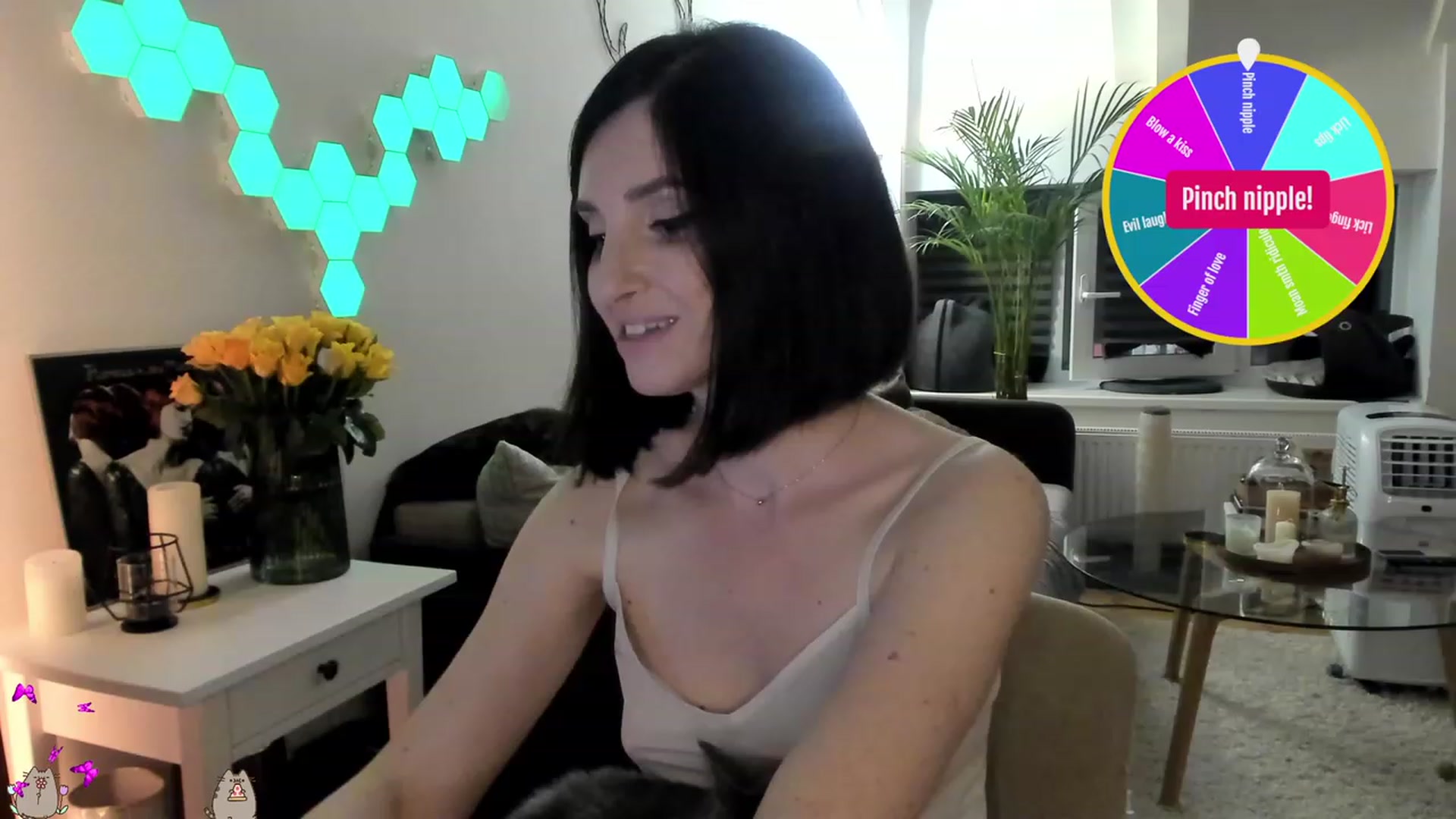 Gallery image thumbnail from Mads___'s myfreecams stream on, 08/25/2023, 20:35 image 13 of 20