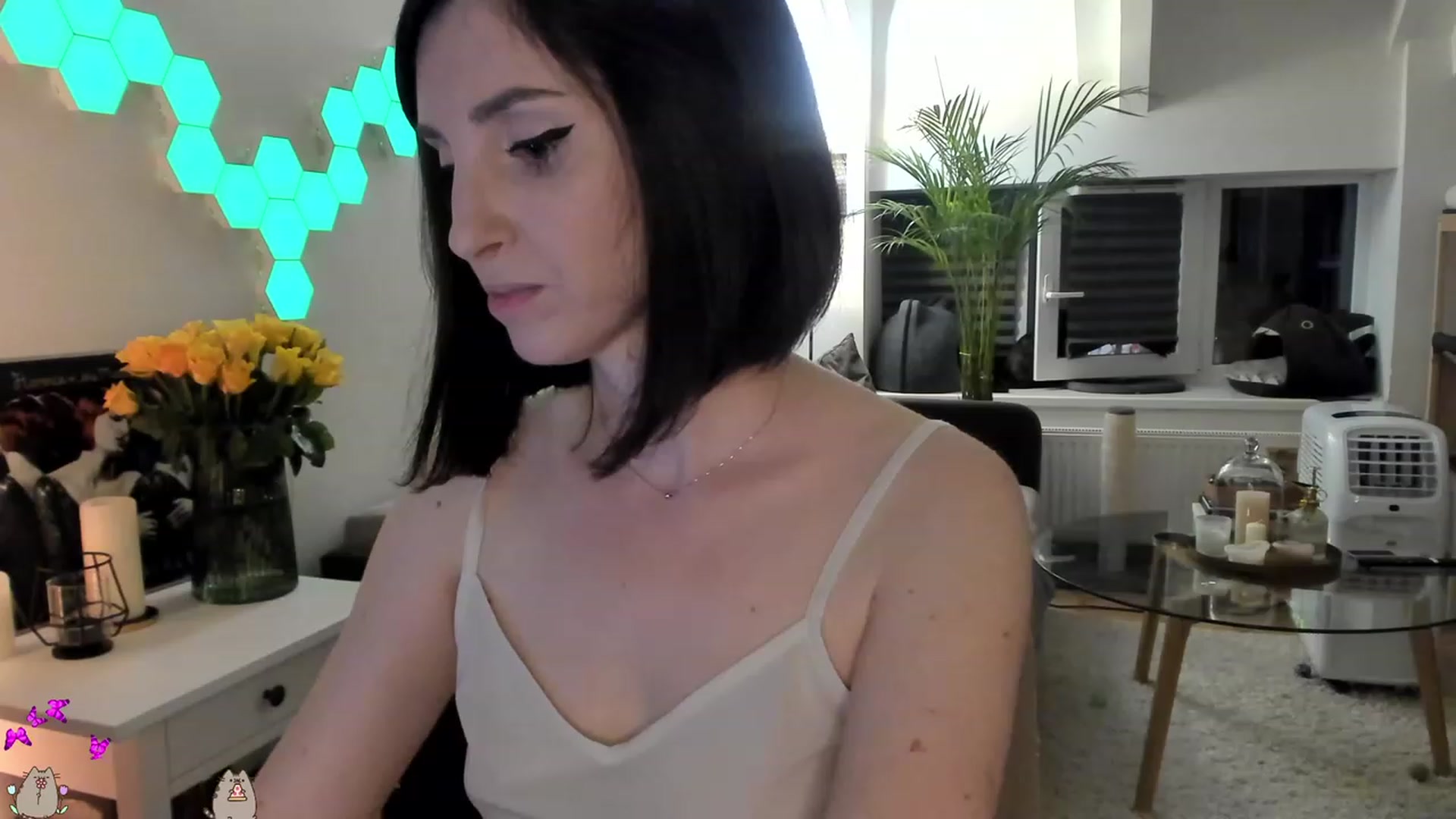 Gallery image thumbnail from Mads___'s myfreecams stream on, 08/25/2023, 20:35 image 19 of 20