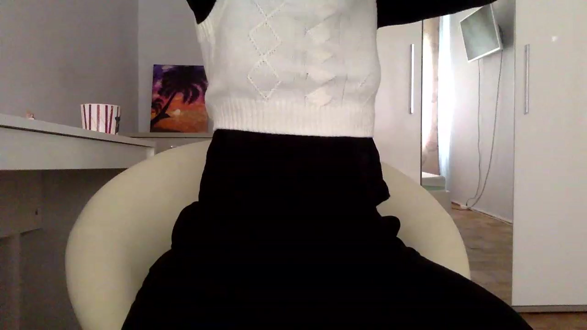 Gallery image thumbnail from Mady2023's myfreecams stream on, 04/16/2023, 12:21 image 6 of 20
