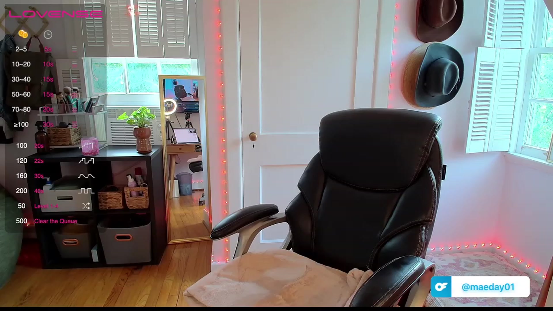 Gallery image thumbnail from MaeDay01's myfreecams stream on, 07/19/2023, 14:29 image 1 of 20