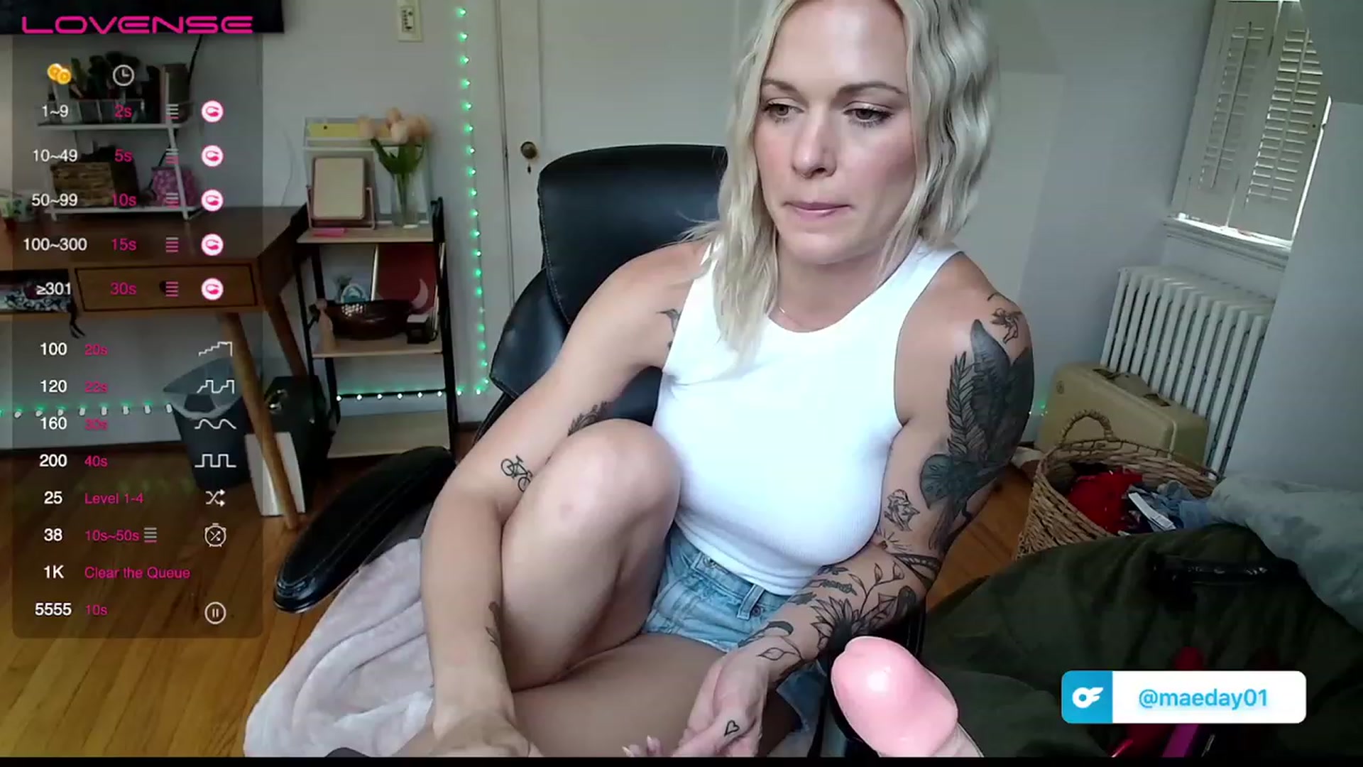 Gallery image thumbnail from MaeDay01's myfreecams stream on, 07/25/2023, 18:01 image 6 of 20
