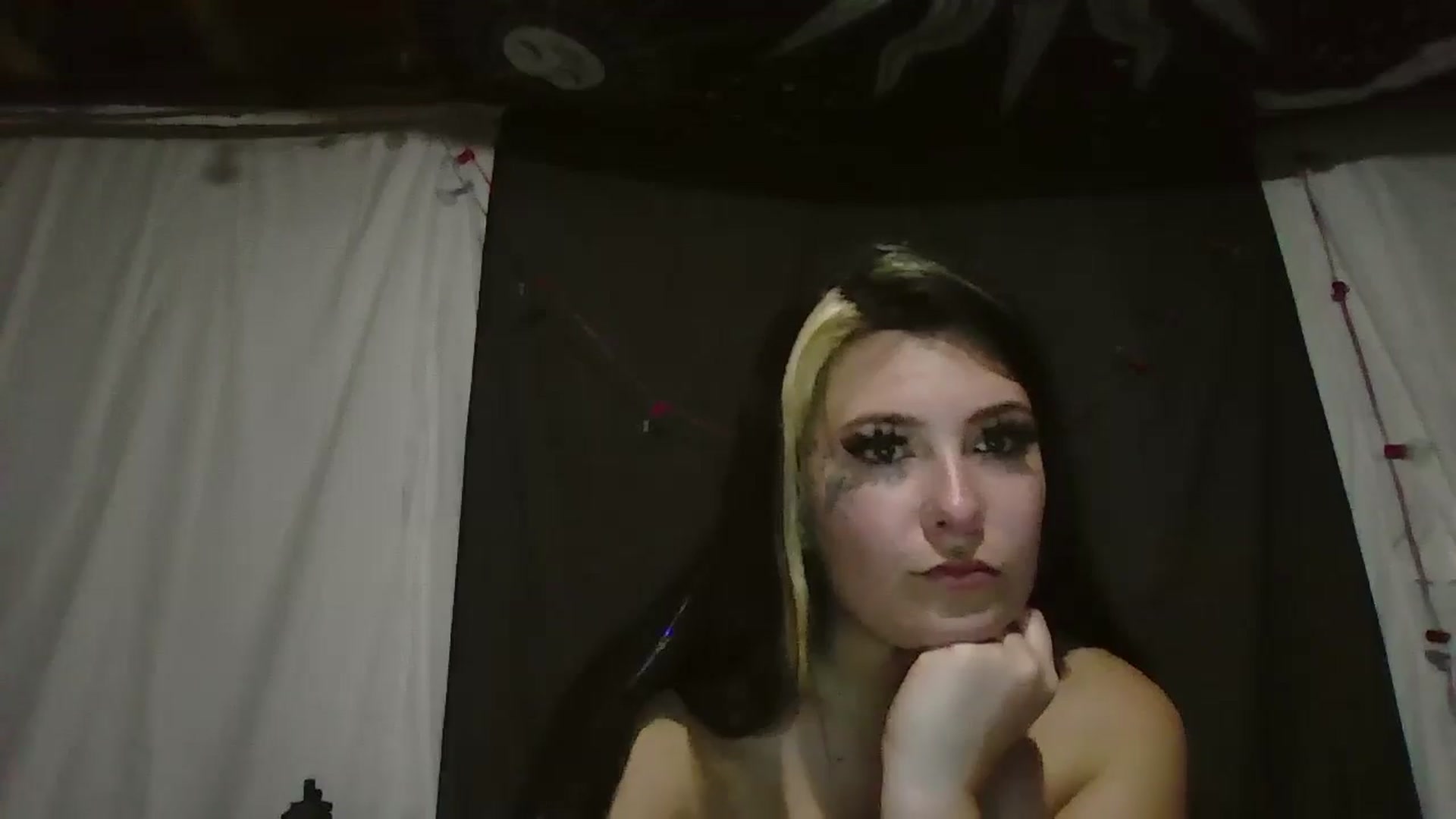 Gallery image thumbnail from Maexoxo's myfreecams stream on, 06/19/2025, 10:10 image 14 of 20