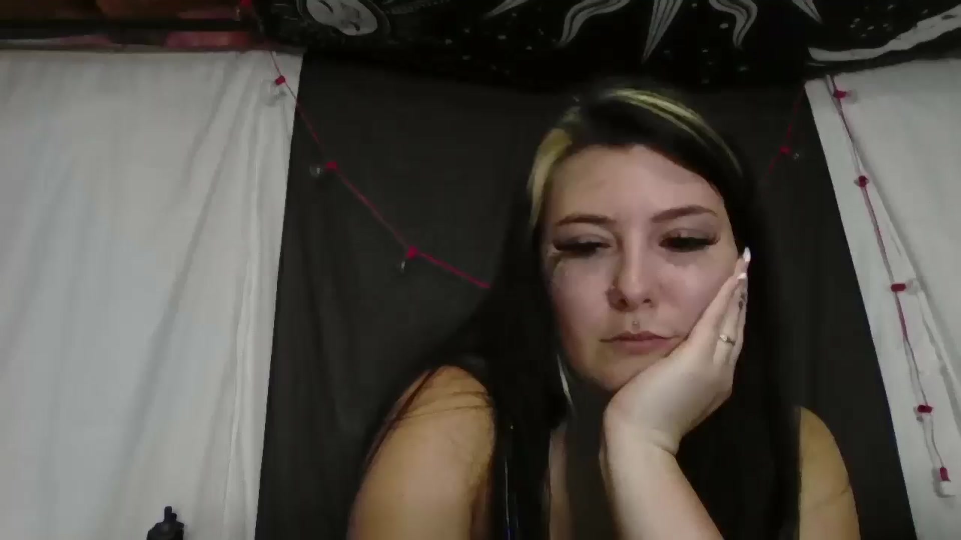 Gallery image thumbnail from Maexoxo's myfreecams stream on, 06/19/2025, 10:39 image 19 of 20