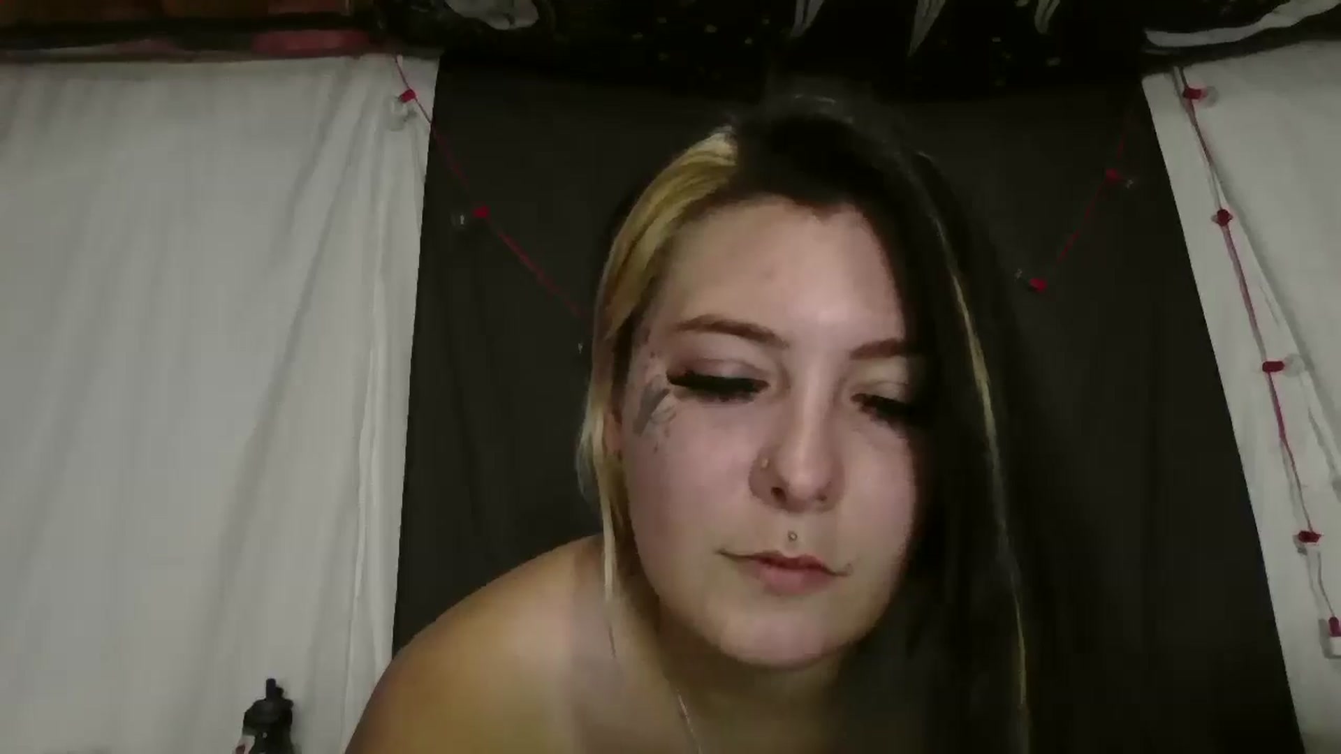 Gallery image thumbnail from Maexoxo's myfreecams stream on, 06/19/2025, 10:39 image 6 of 20