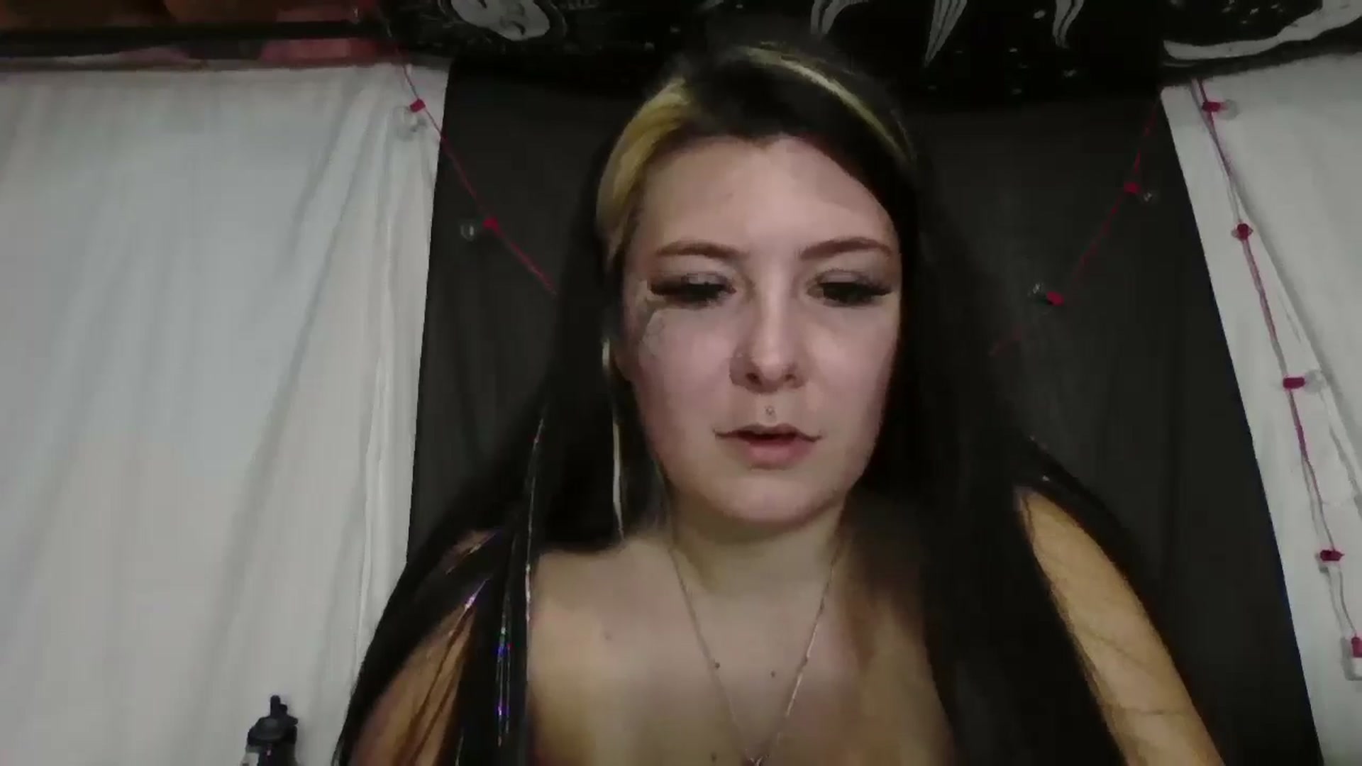 Gallery image thumbnail from Maexoxo's myfreecams stream on, 06/19/2025, 10:39 image 9 of 20