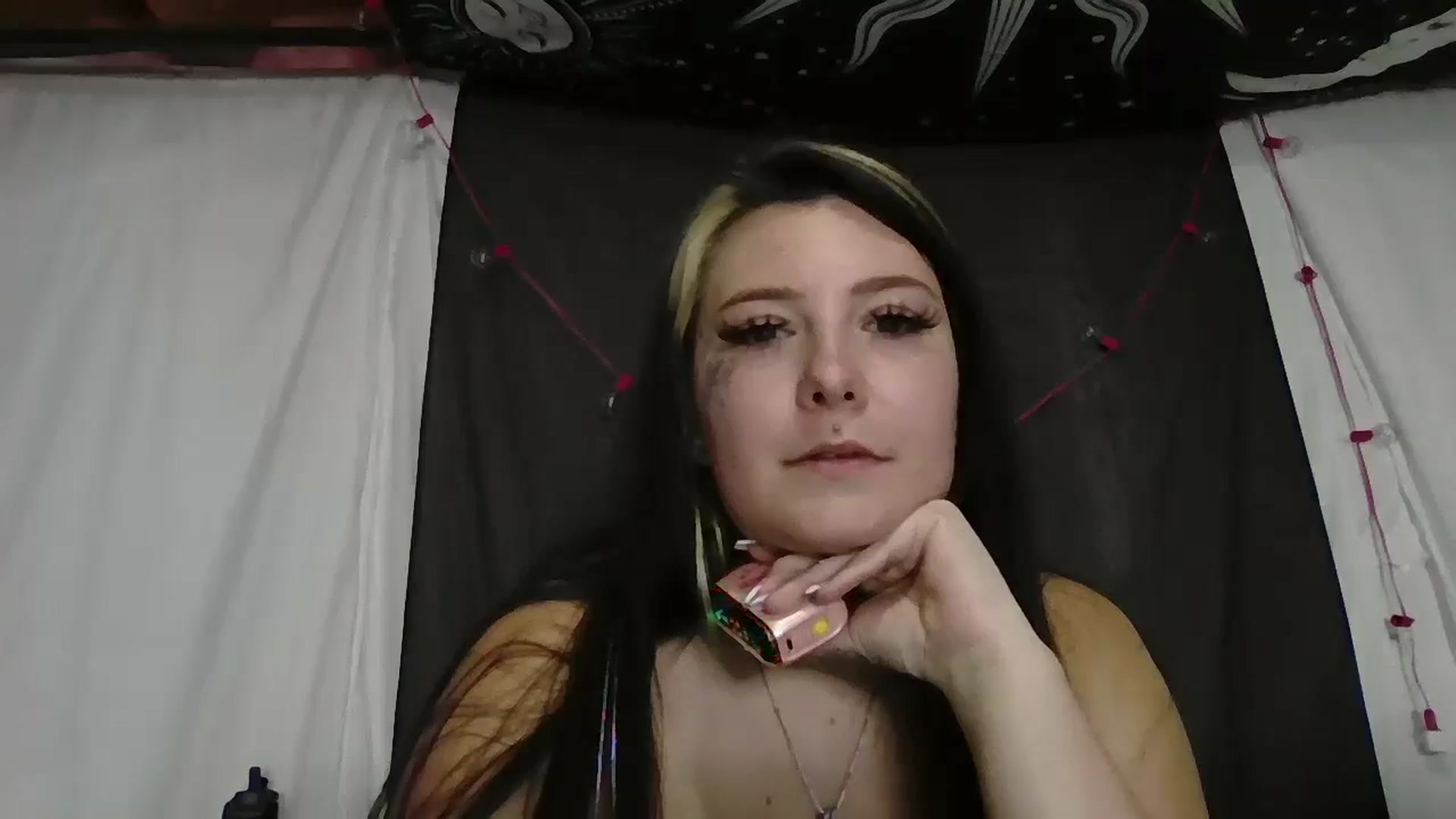 Gallery image thumbnail from Maexoxo's myfreecams stream on, 06/19/2025, 10:39 image 18 of 20