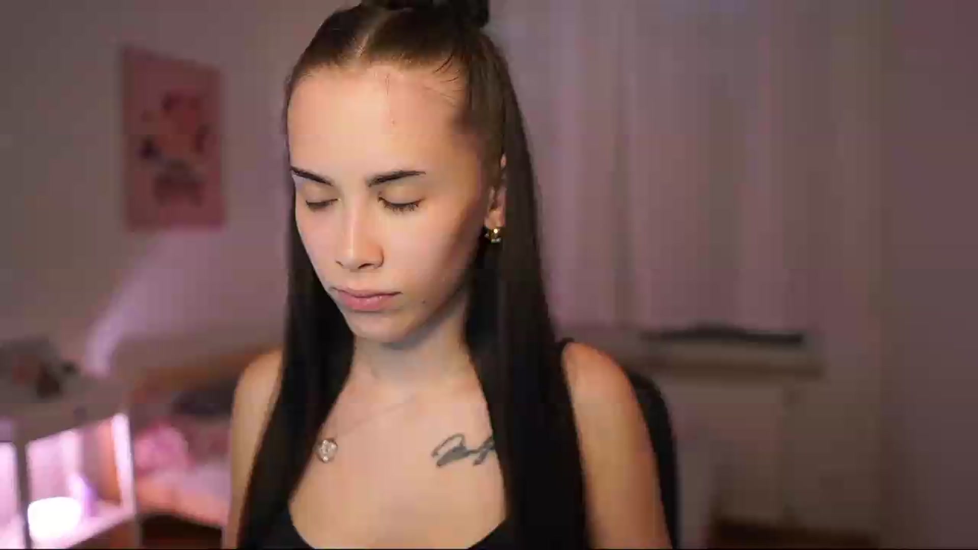Gallery image thumbnail from Magen_rain's myfreecams stream on, 07/31/2026, 17:13 image 2 of 20