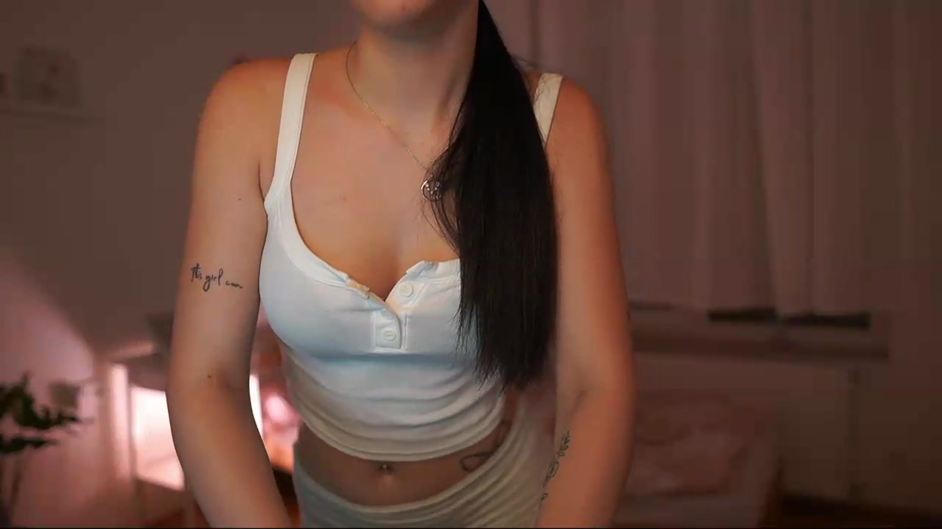 Gallery image thumbnail from Magen_rain's myfreecams stream on, 08/11/2026, 14:03 image 18 of 20