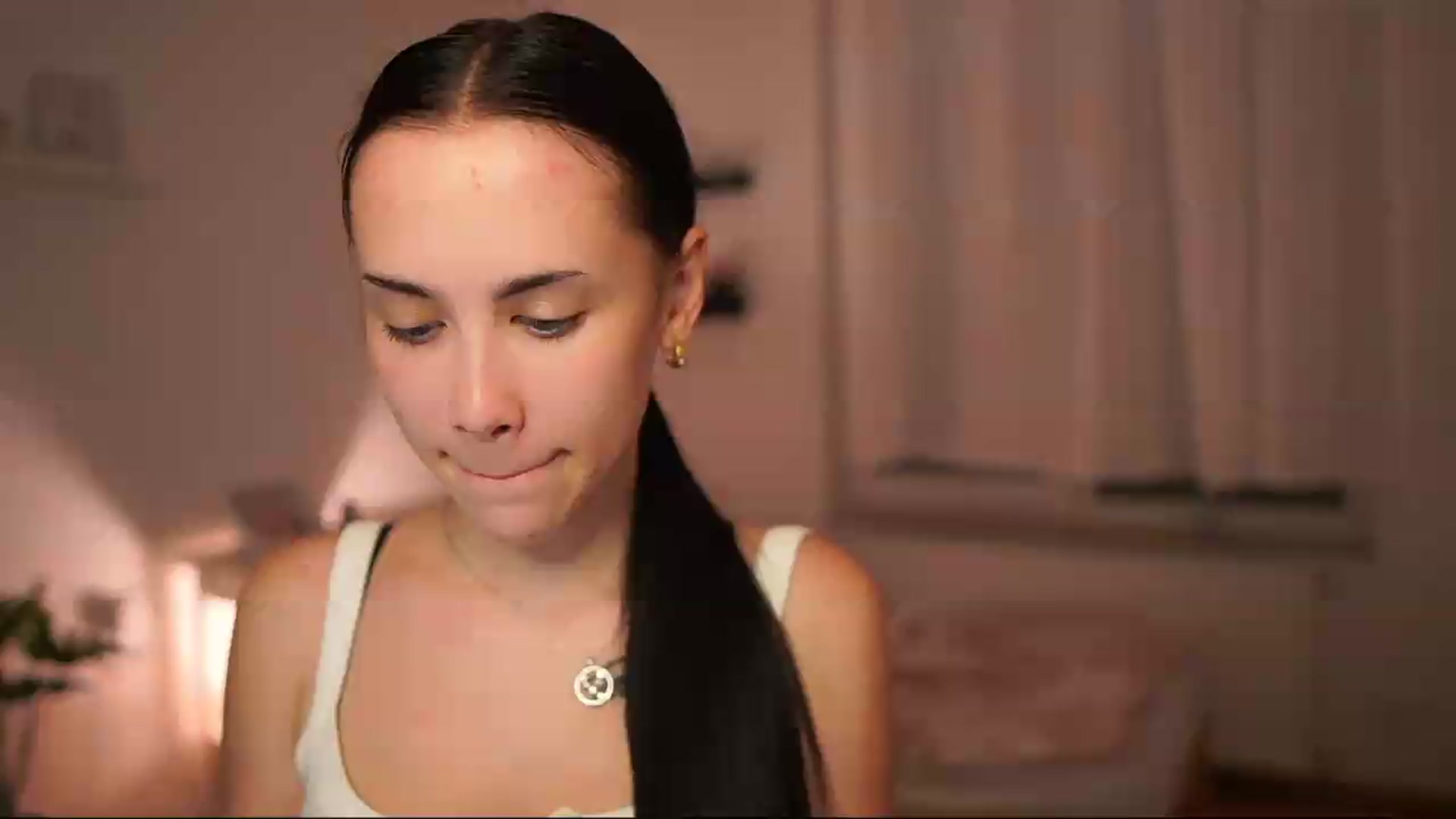 Gallery image thumbnail from Magen_rain's myfreecams stream on, 08/11/2026, 14:03 image 3 of 20