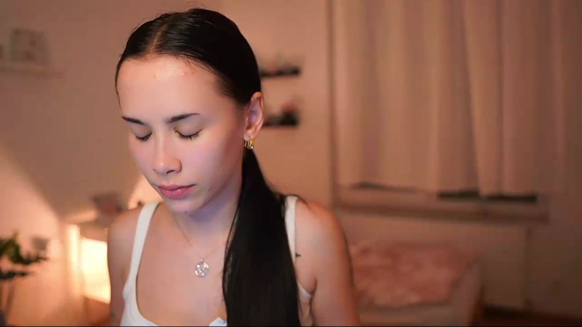 Gallery image thumbnail from Magen_rain's myfreecams stream on, 08/11/2026, 17:51 image 18 of 20