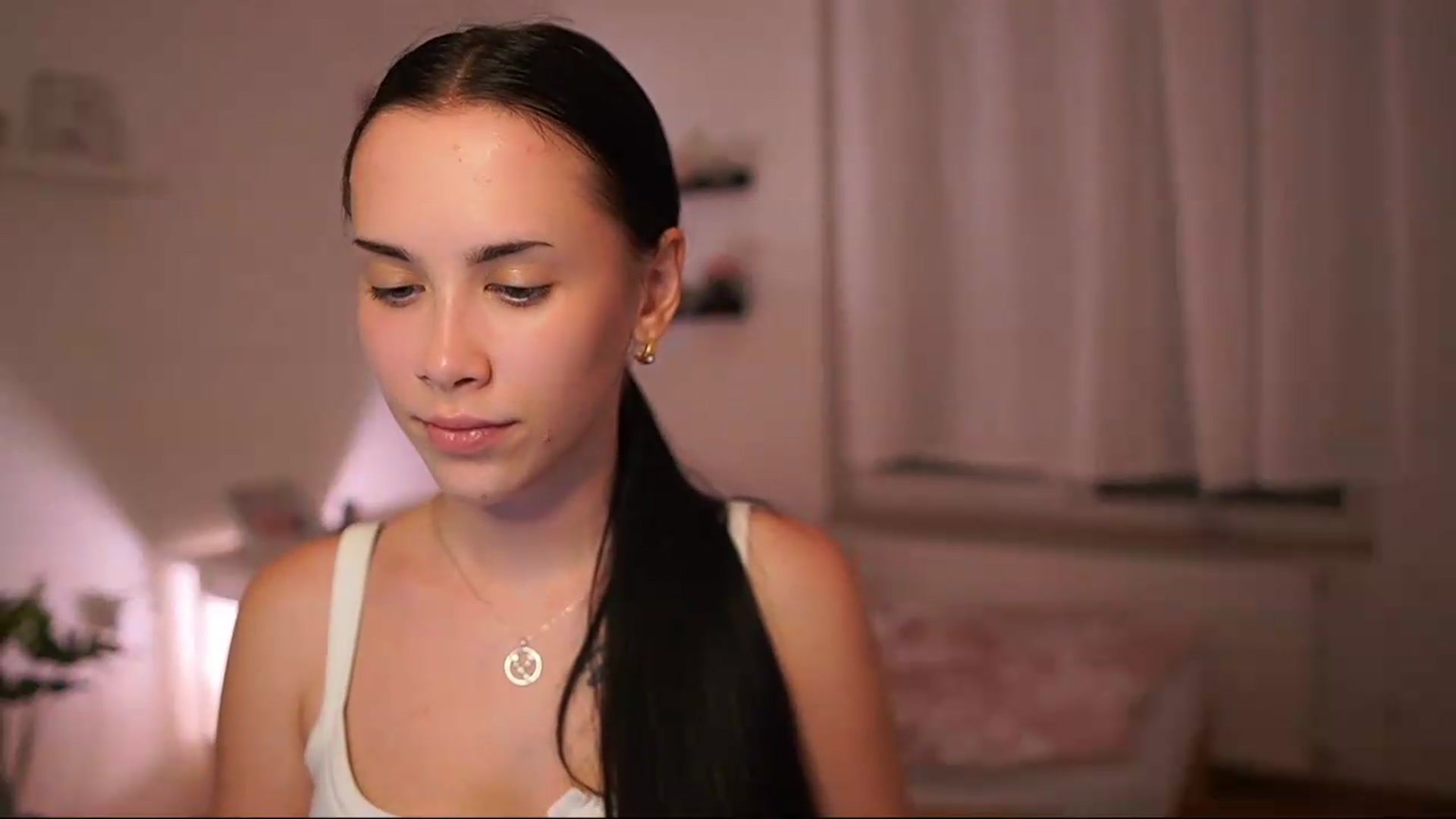 Gallery image thumbnail from Magen_rain's myfreecams stream on, 08/11/2026, 17:51 image 19 of 20